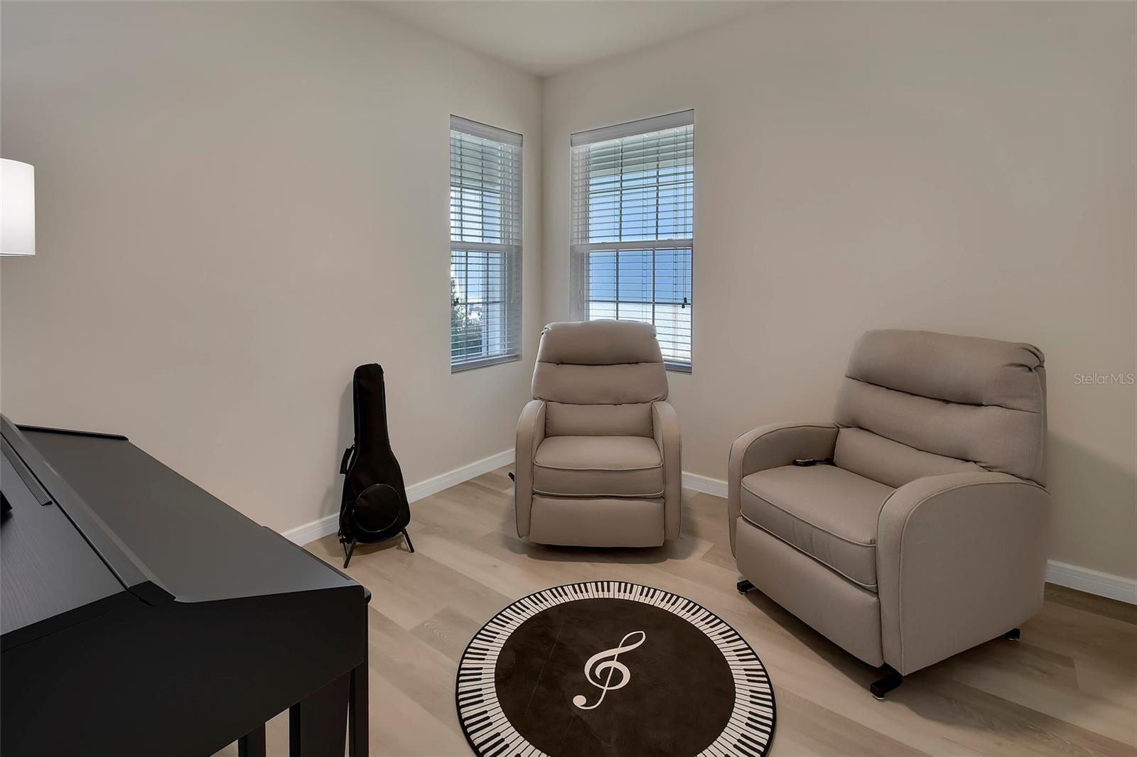 Listing photo id 33 for 2132 Canopy Terrace Boulevard