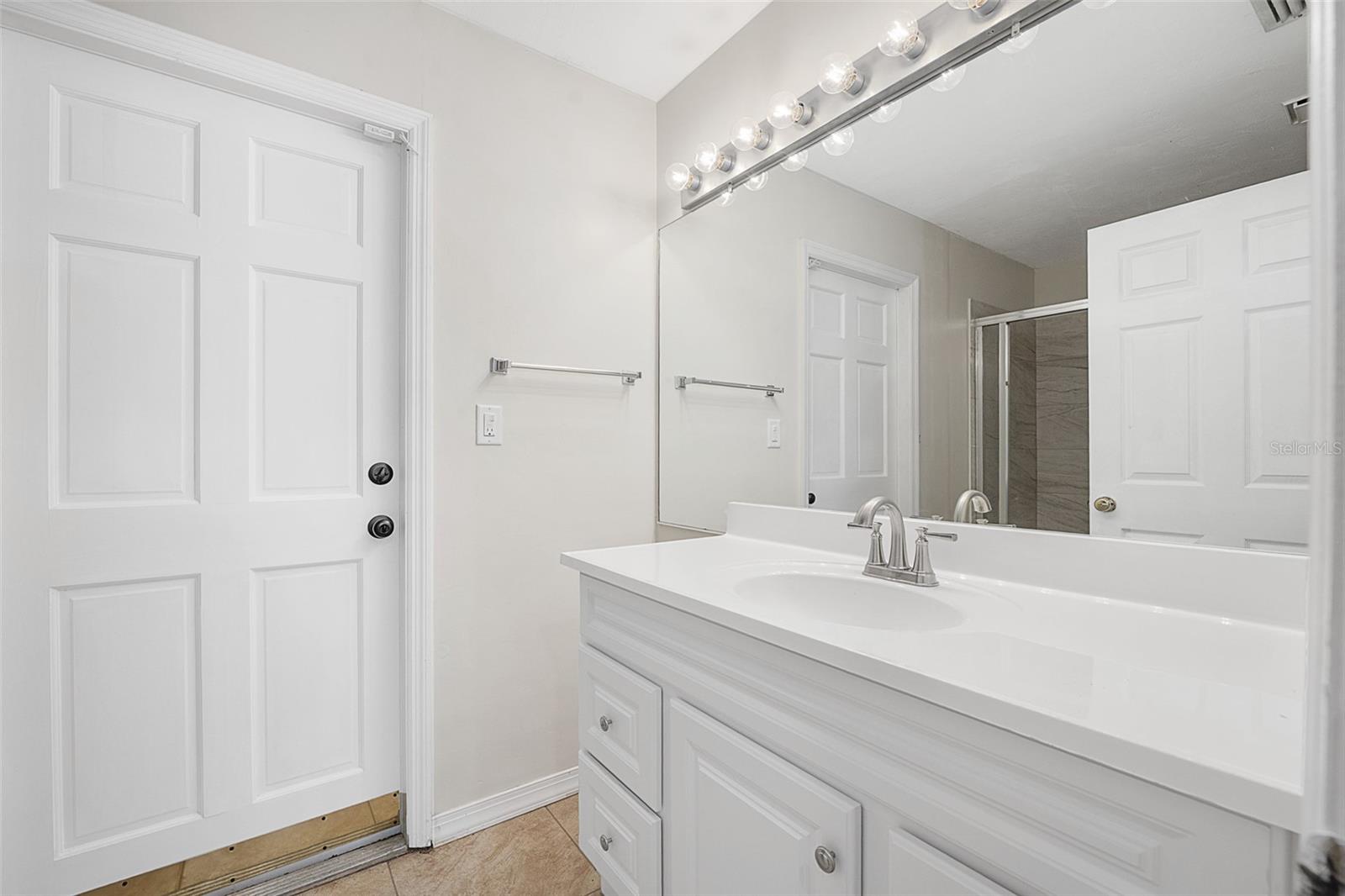 Image 11 of 41 For 6 Big Horn Place