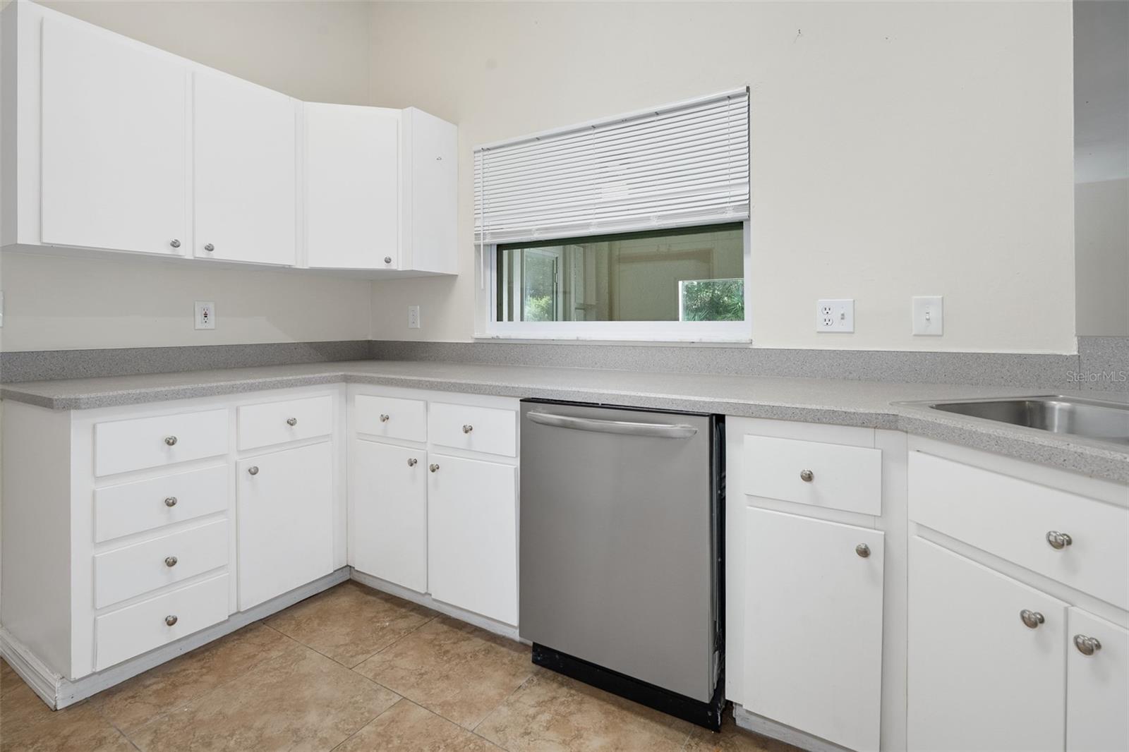 Image 14 of 41 For 6 Big Horn Place