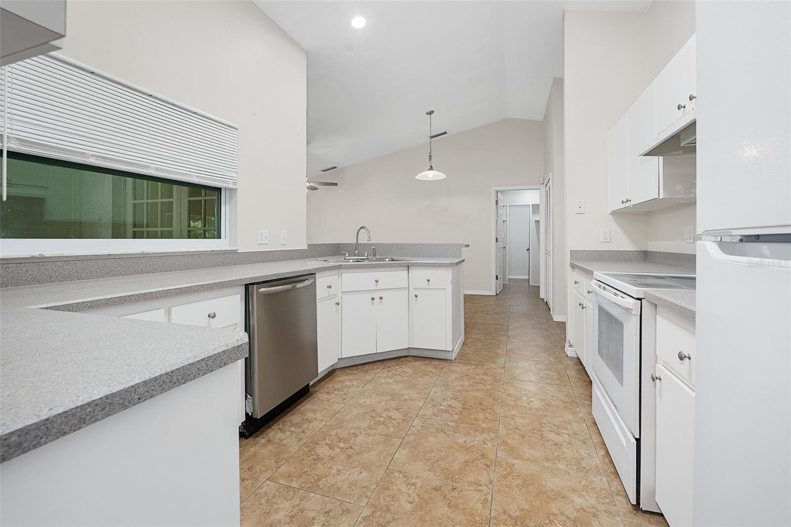 Image 15 of 41 For 6 Big Horn Place