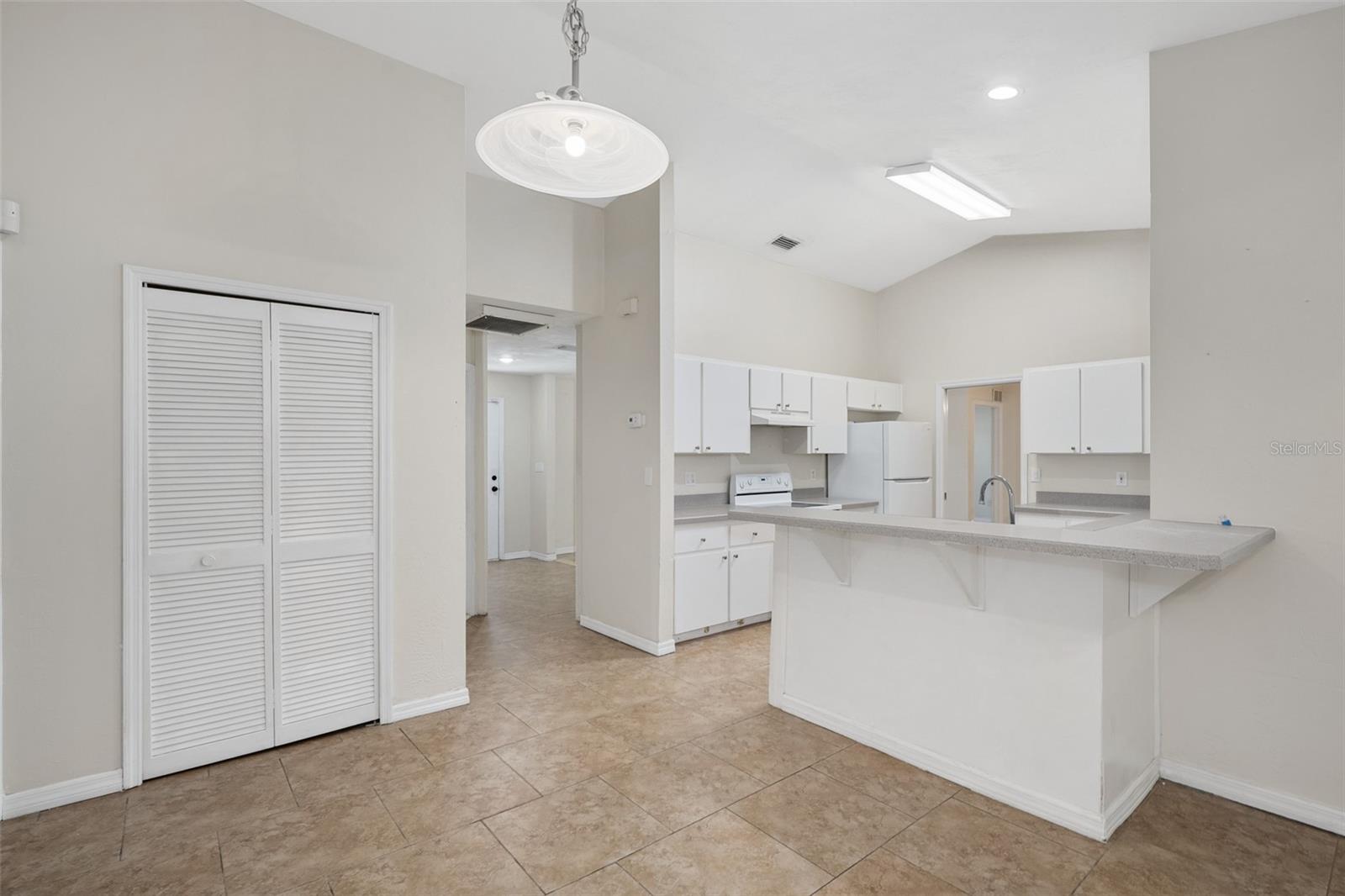 Image 18 of 41 For 6 Big Horn Place