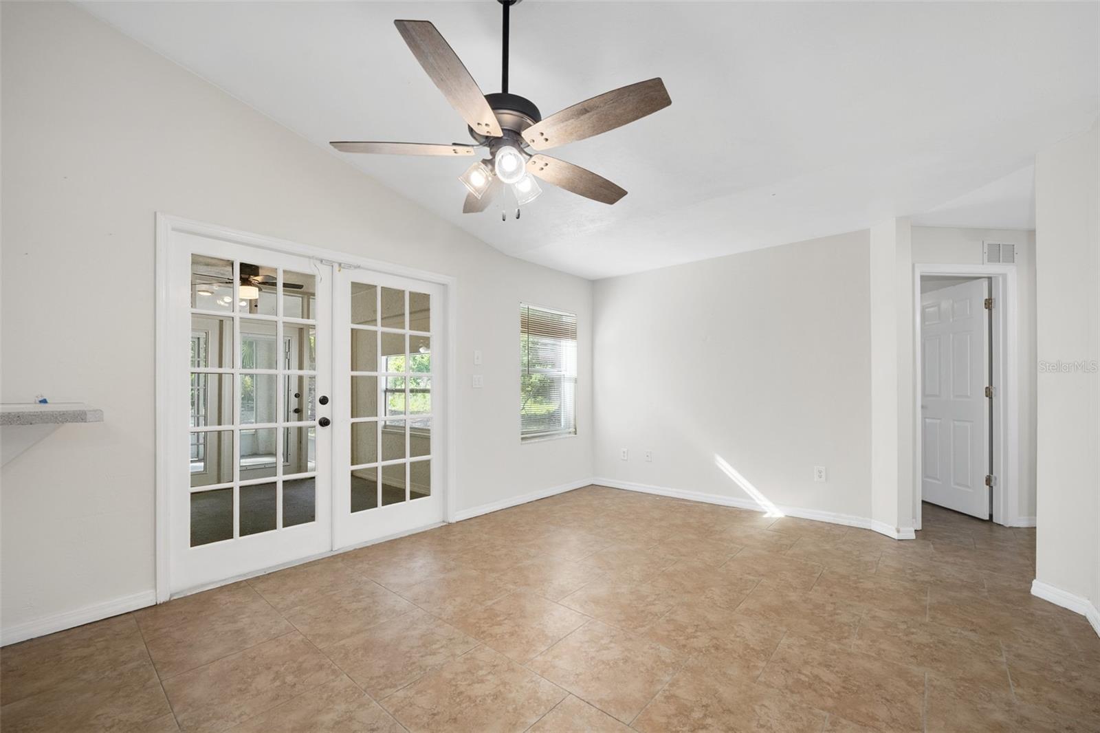Image 19 of 41 For 6 Big Horn Place