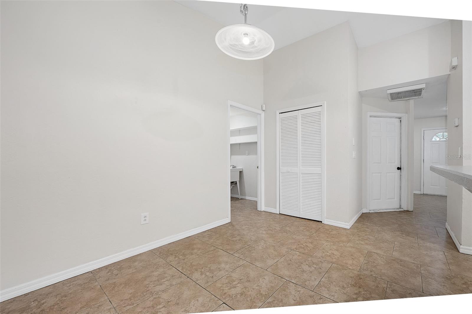 Image 21 of 41 For 6 Big Horn Place