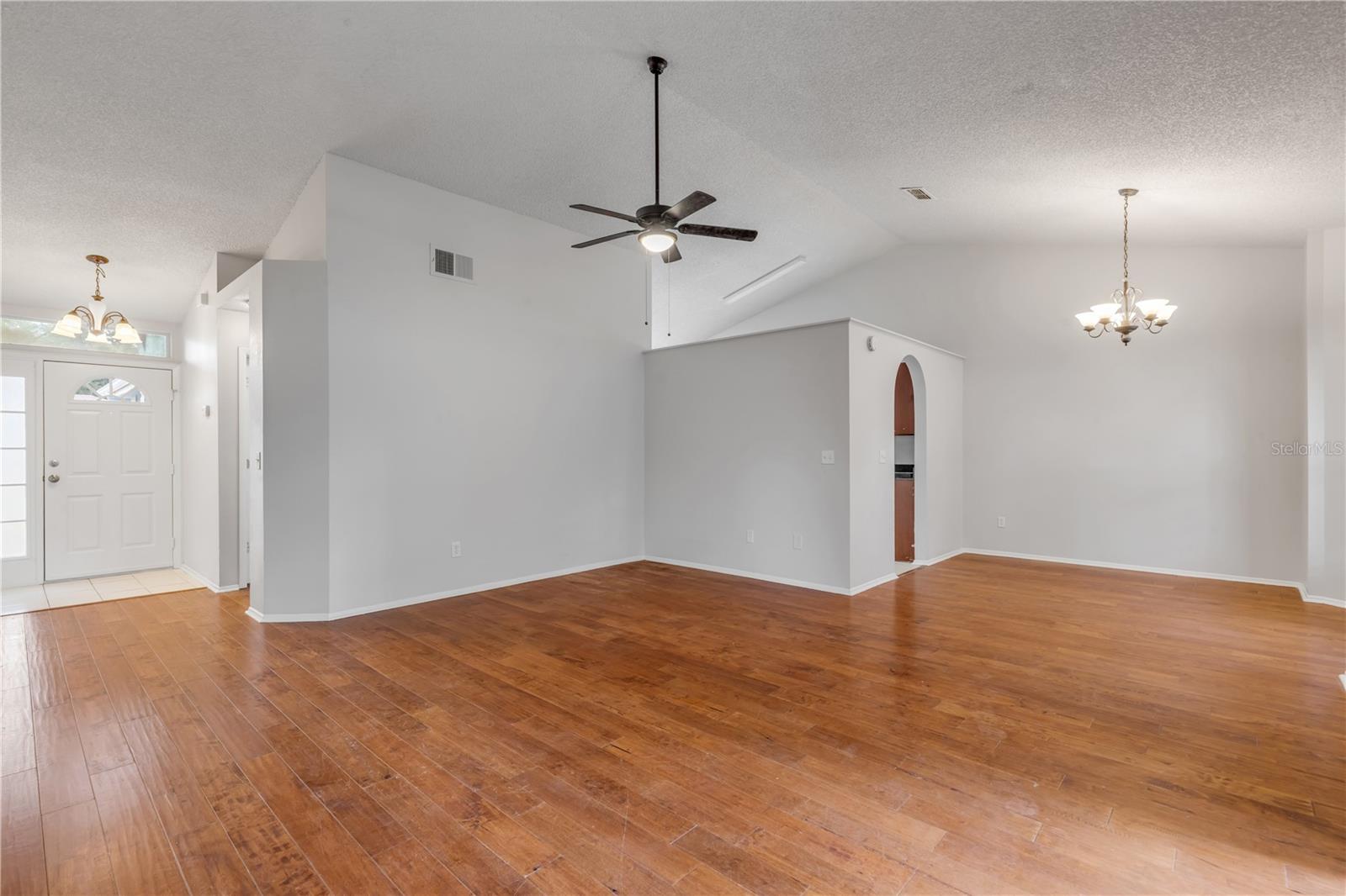 Image 11 of 33 For 1517 Crawford Drive