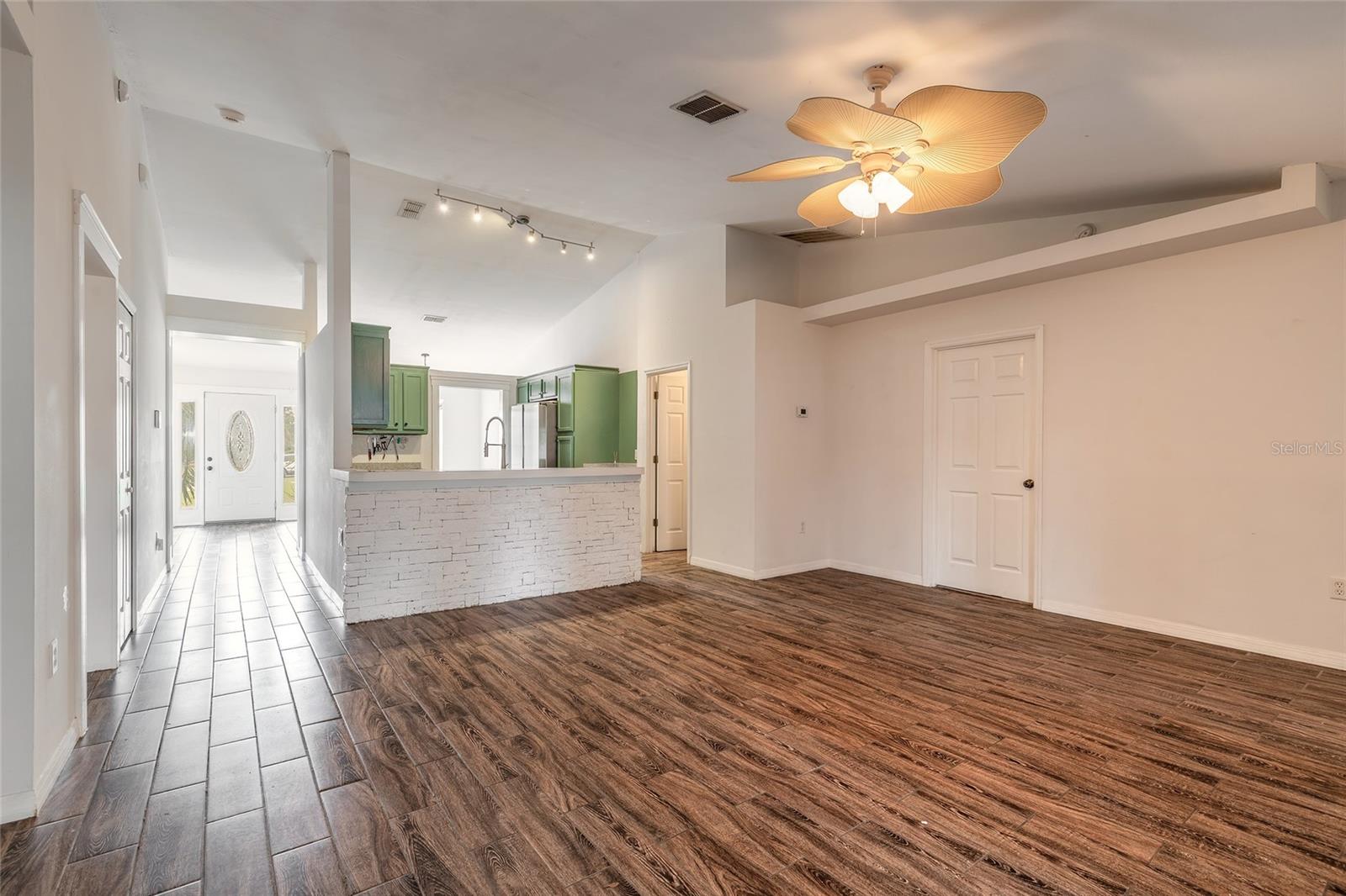 Image 10 of 34 For 1031 Walts Avenue