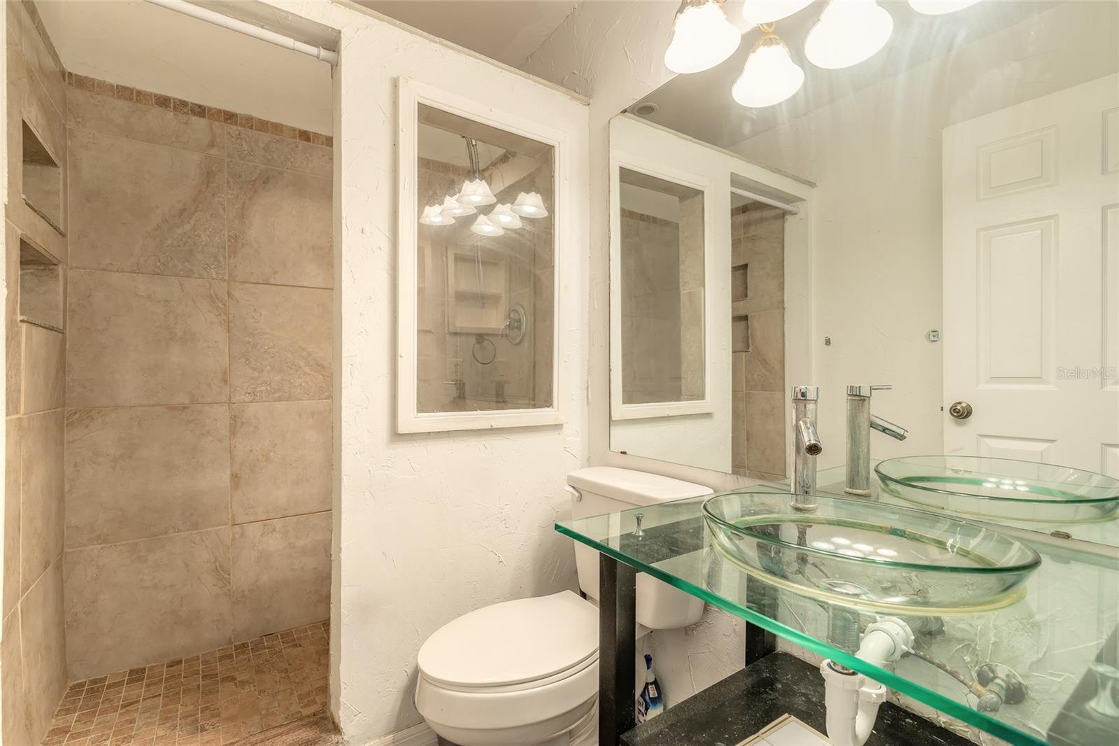 Image 18 of 34 For 1031 Walts Avenue