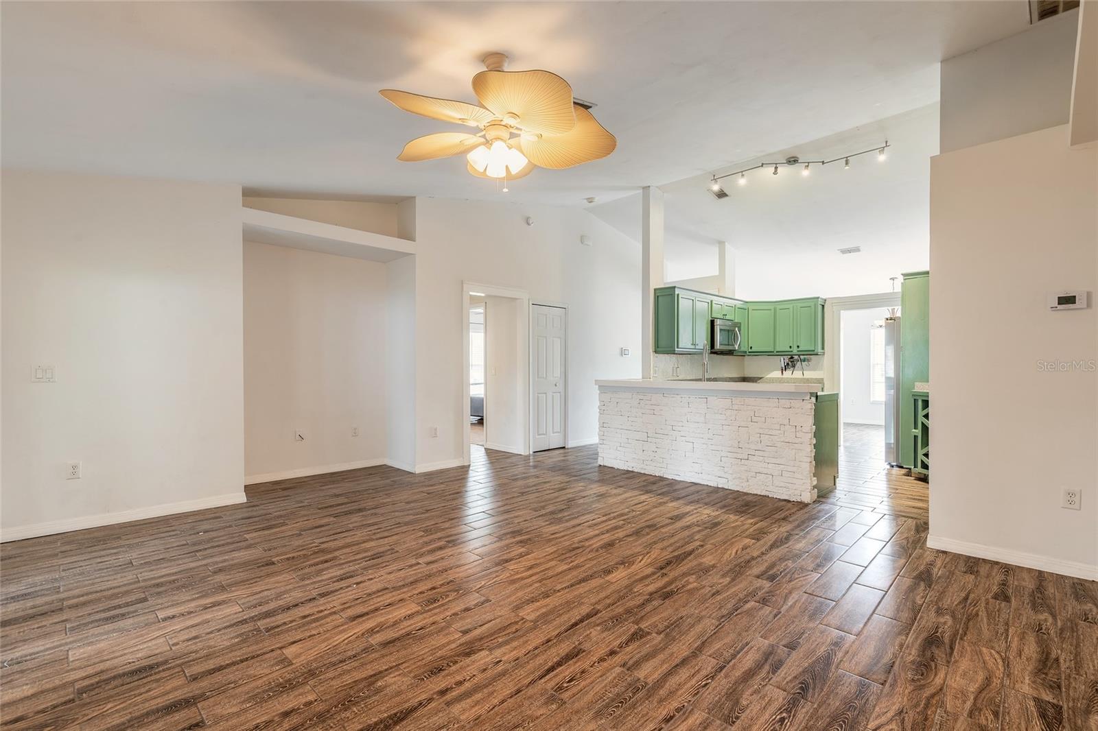 Image 9 of 34 For 1031 Walts Avenue