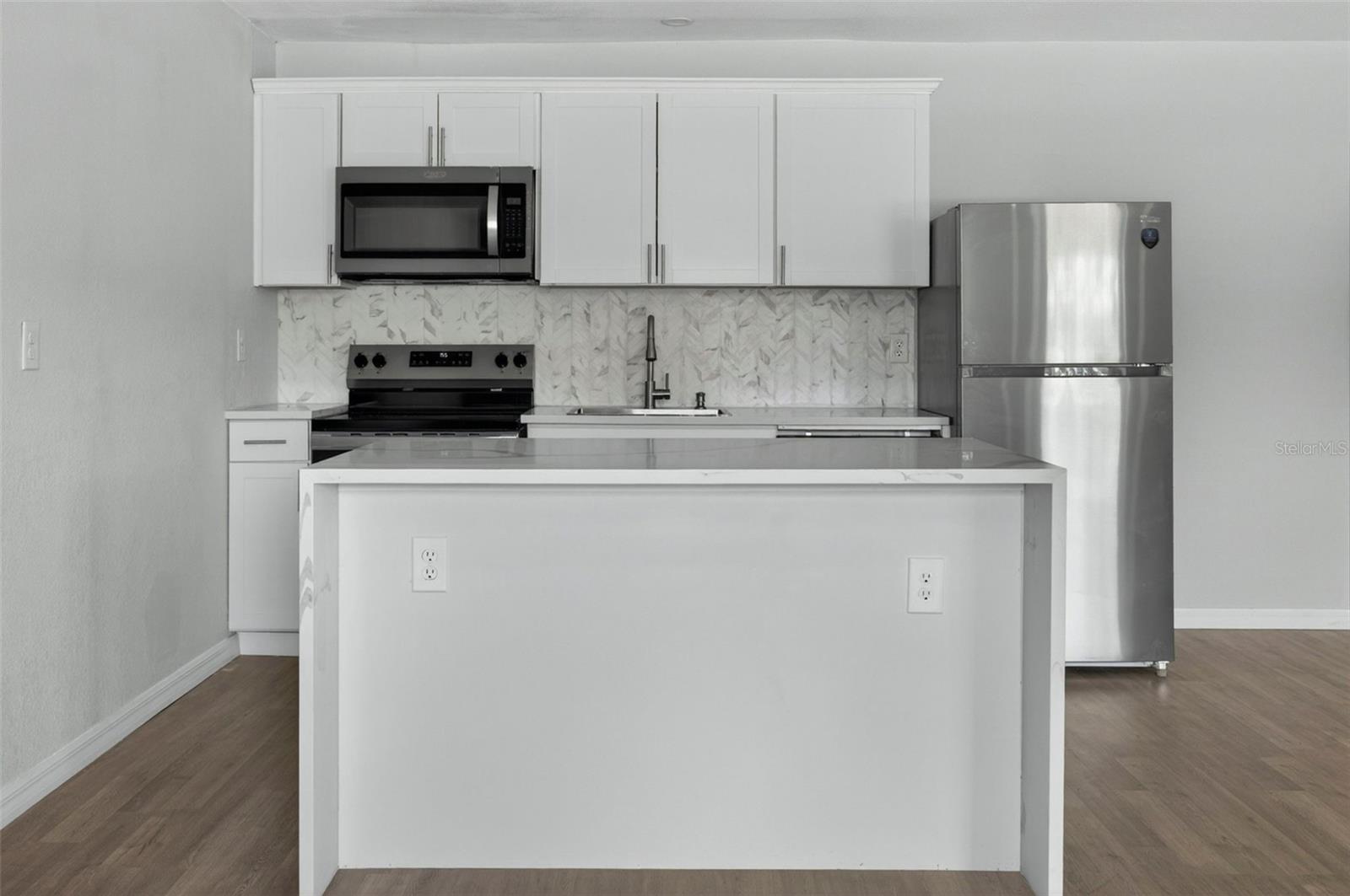 Image 10 of 41 For 2272 Kent Road