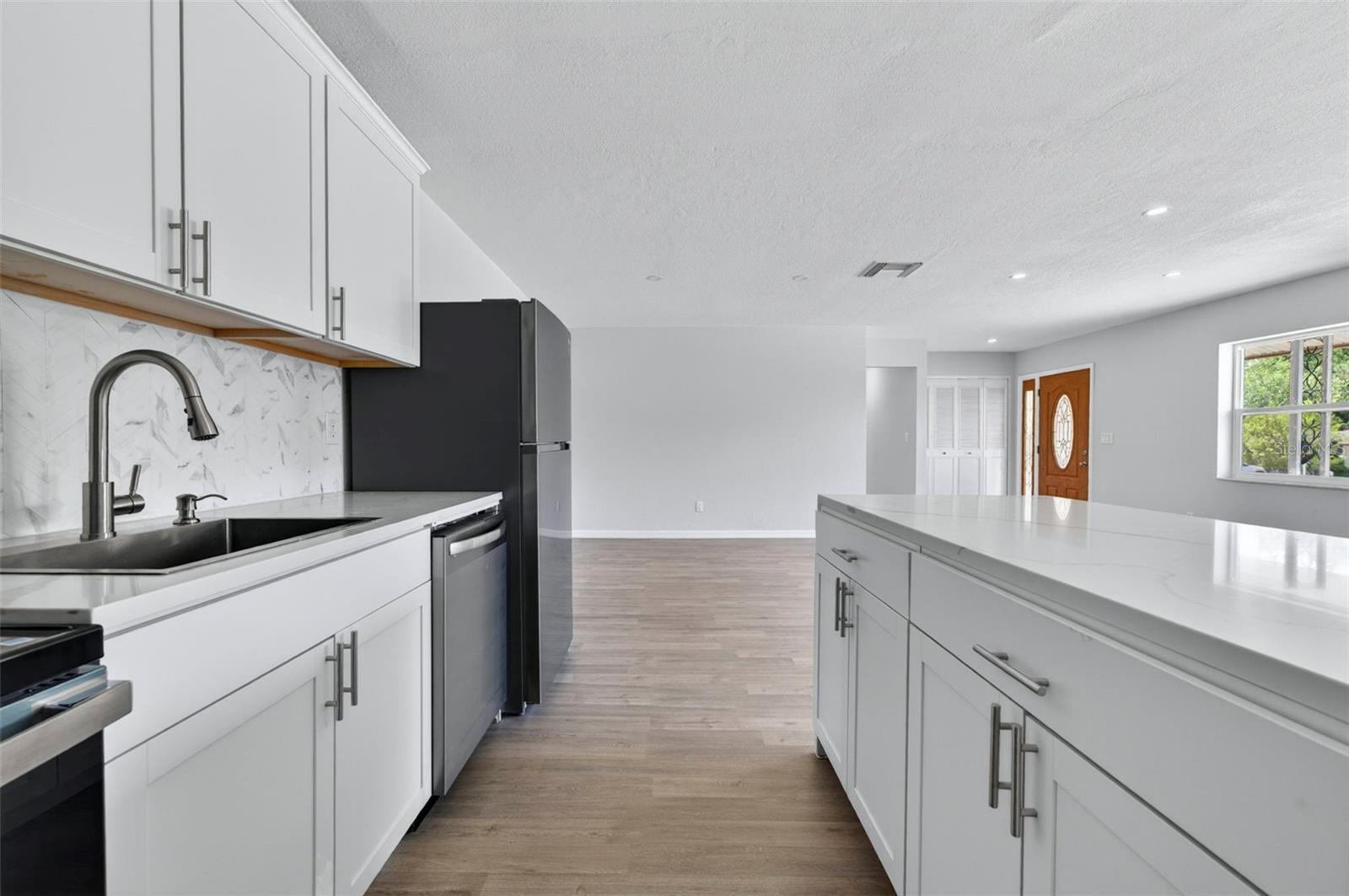 Image 11 of 41 For 2272 Kent Road