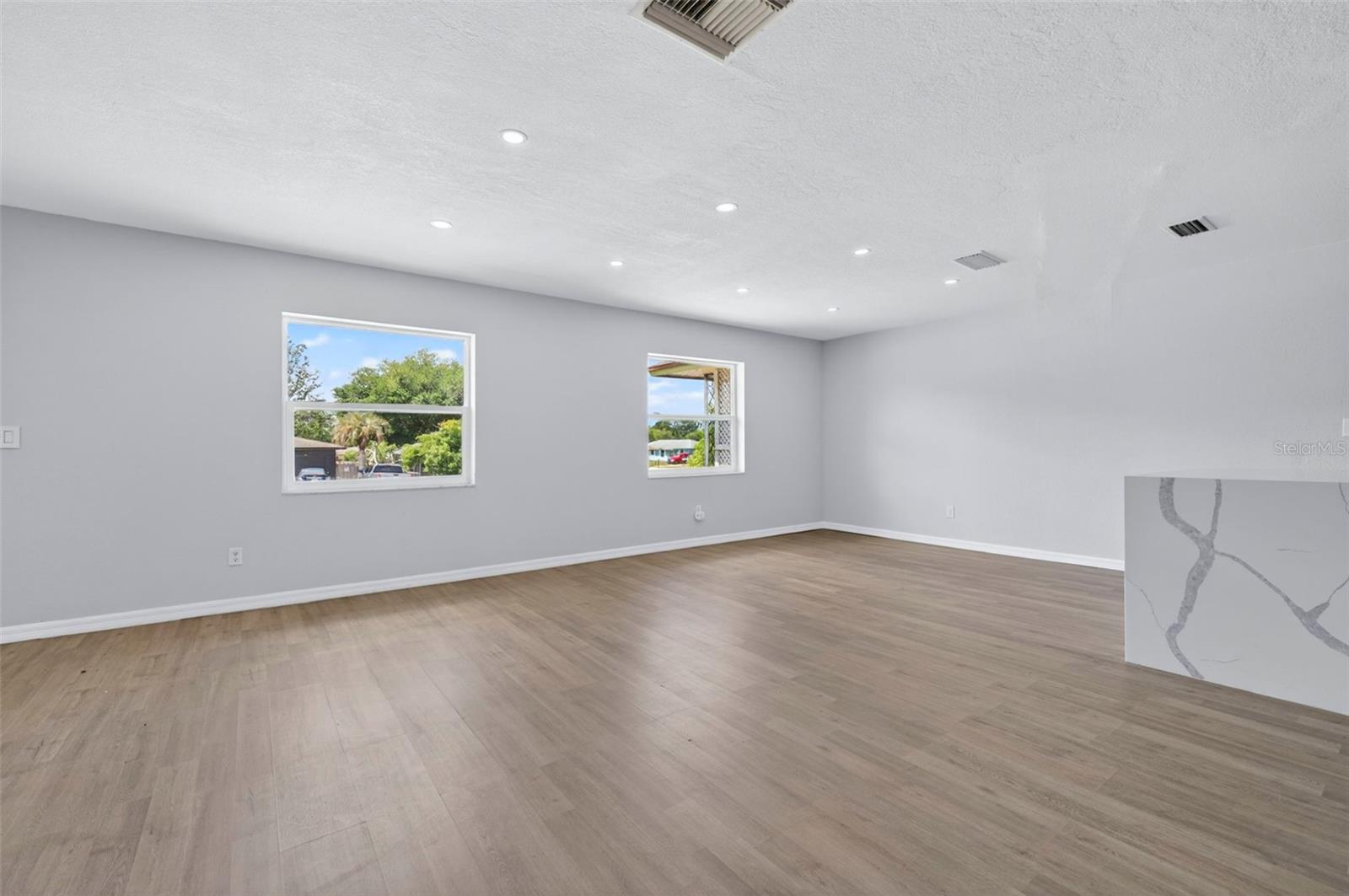 Image 14 of 41 For 2272 Kent Road