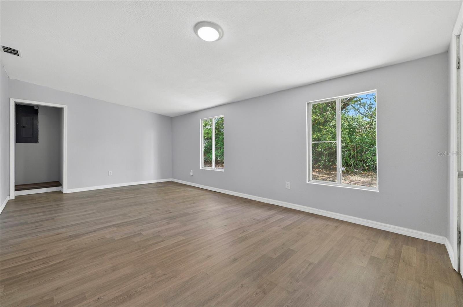 Image 18 of 41 For 2272 Kent Road