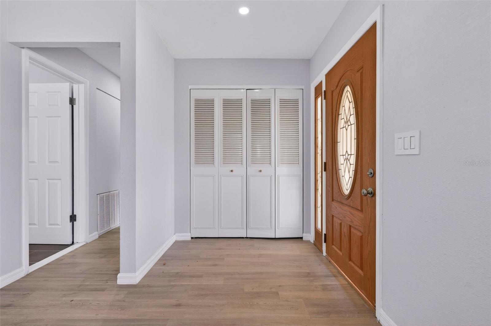 Image 2 of 41 For 2272 Kent Road