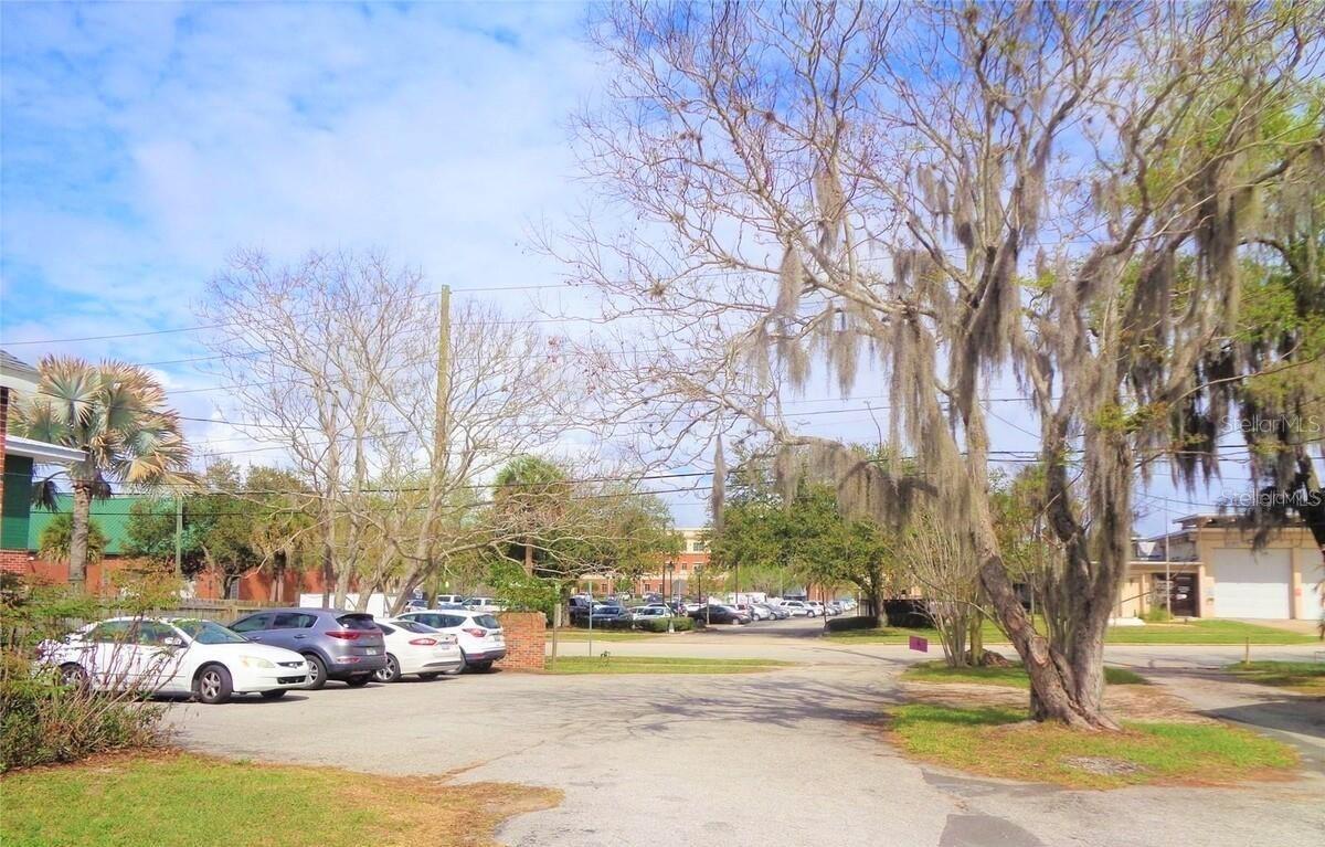 Image 30 of 85 For 208 Howry Avenue