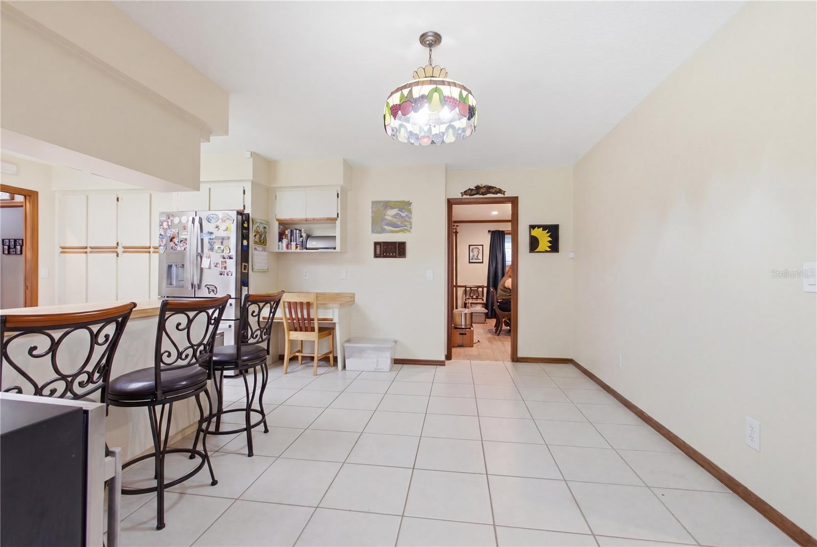 Listing photo id 9 for 128 Greentree Lane