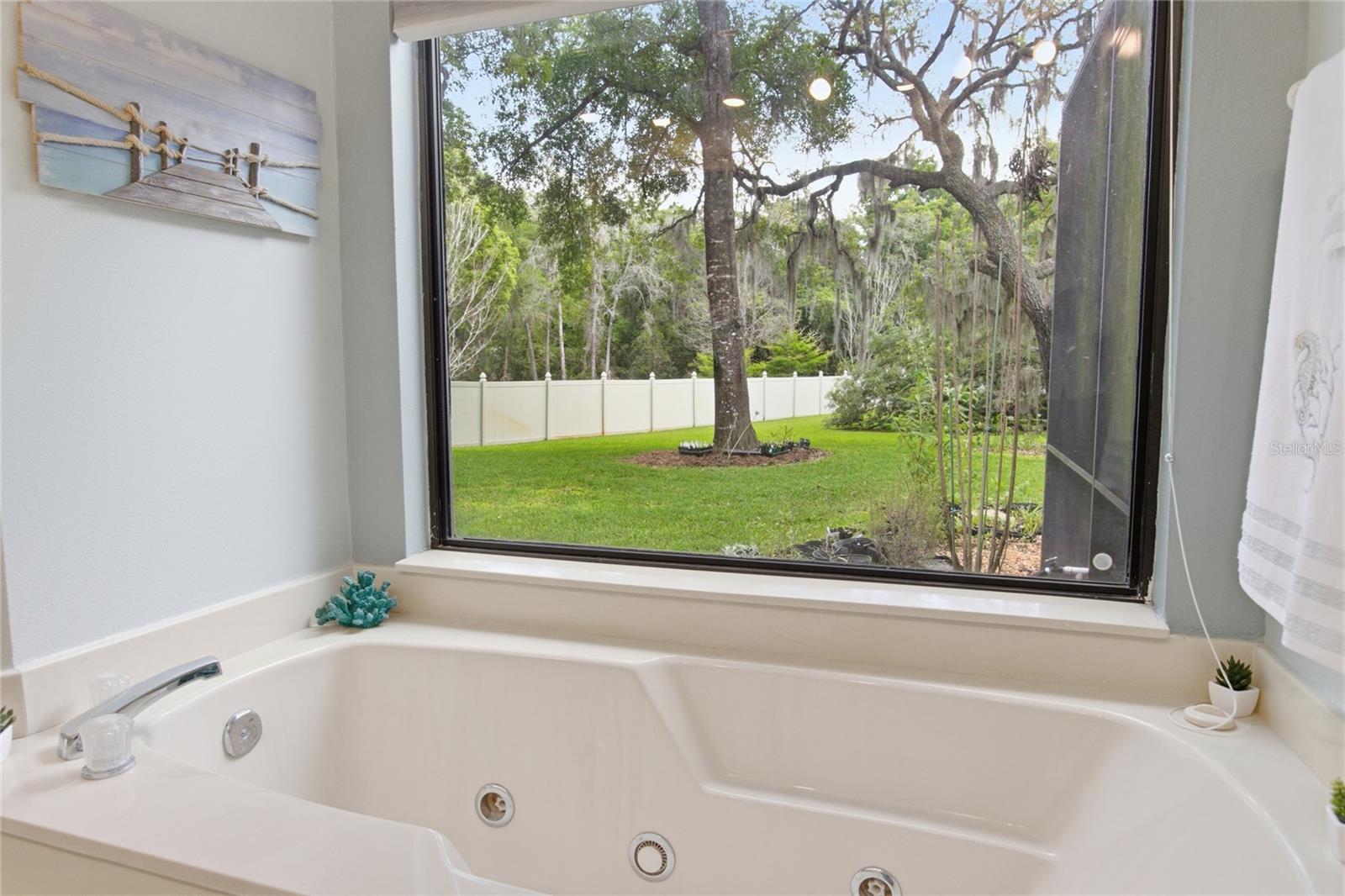 Listing photo id 20 for 128 Greentree Lane
