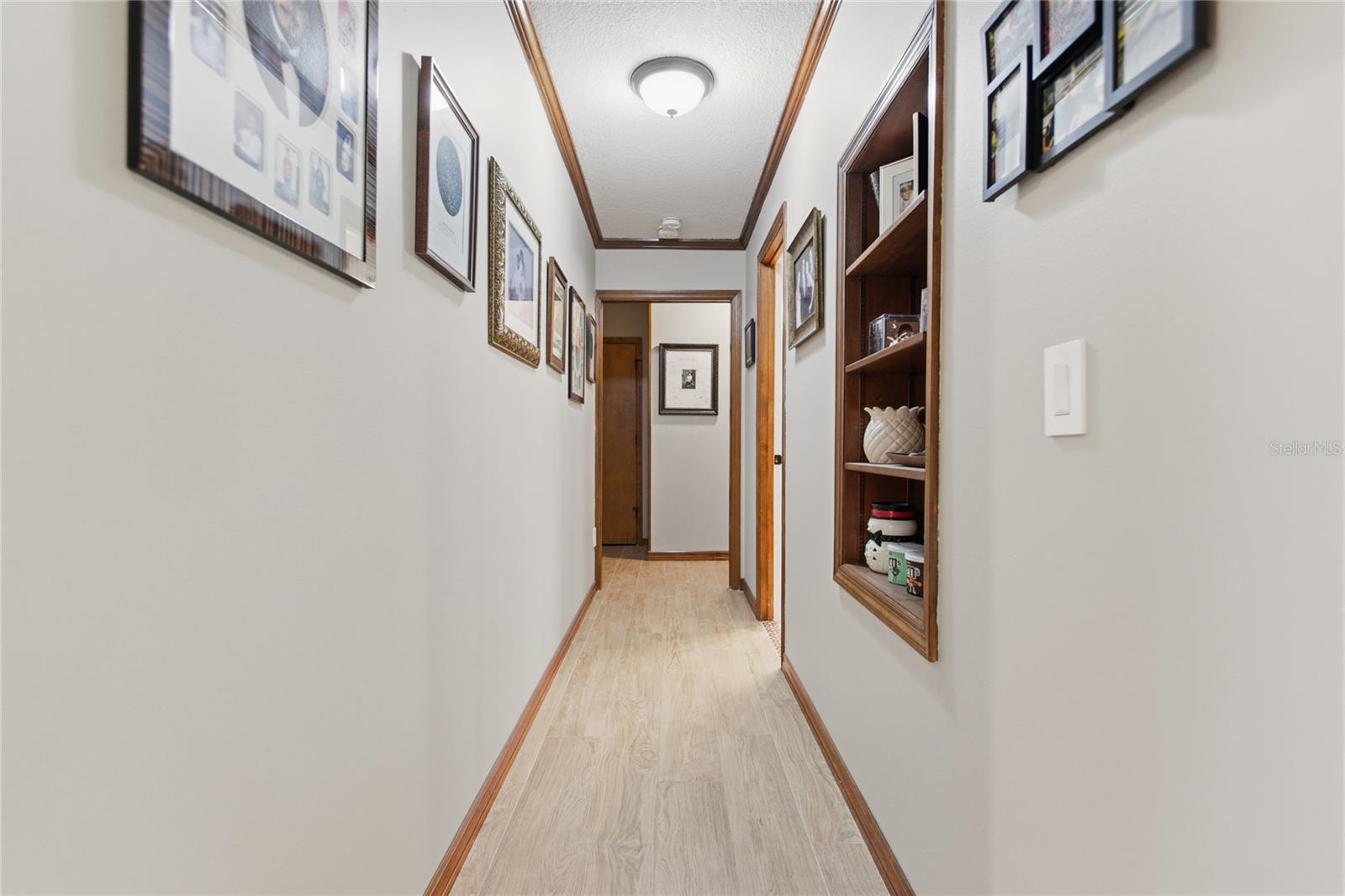 Listing photo id 25 for 128 Greentree Lane