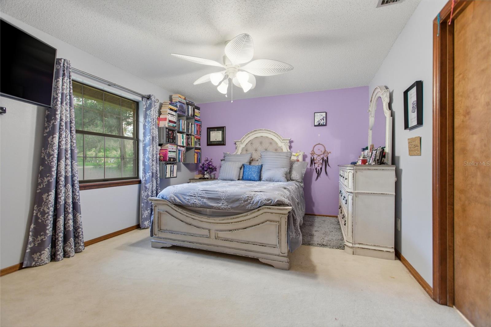 Listing photo id 31 for 128 Greentree Lane