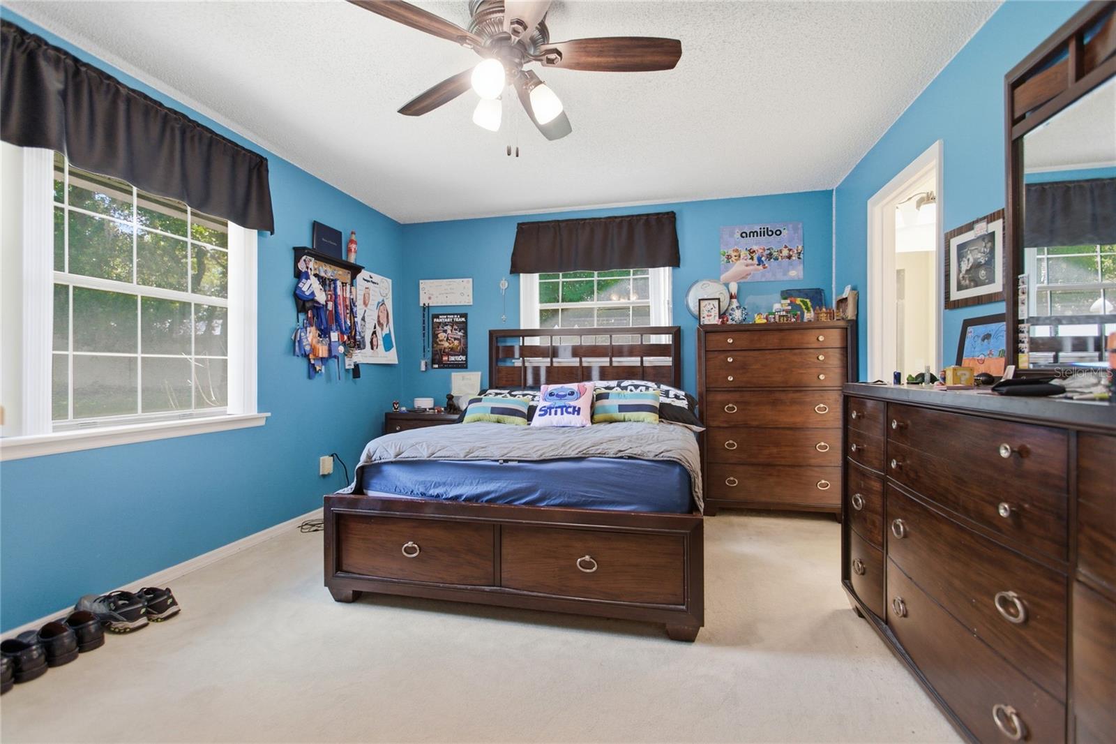 Listing photo id 36 for 128 Greentree Lane