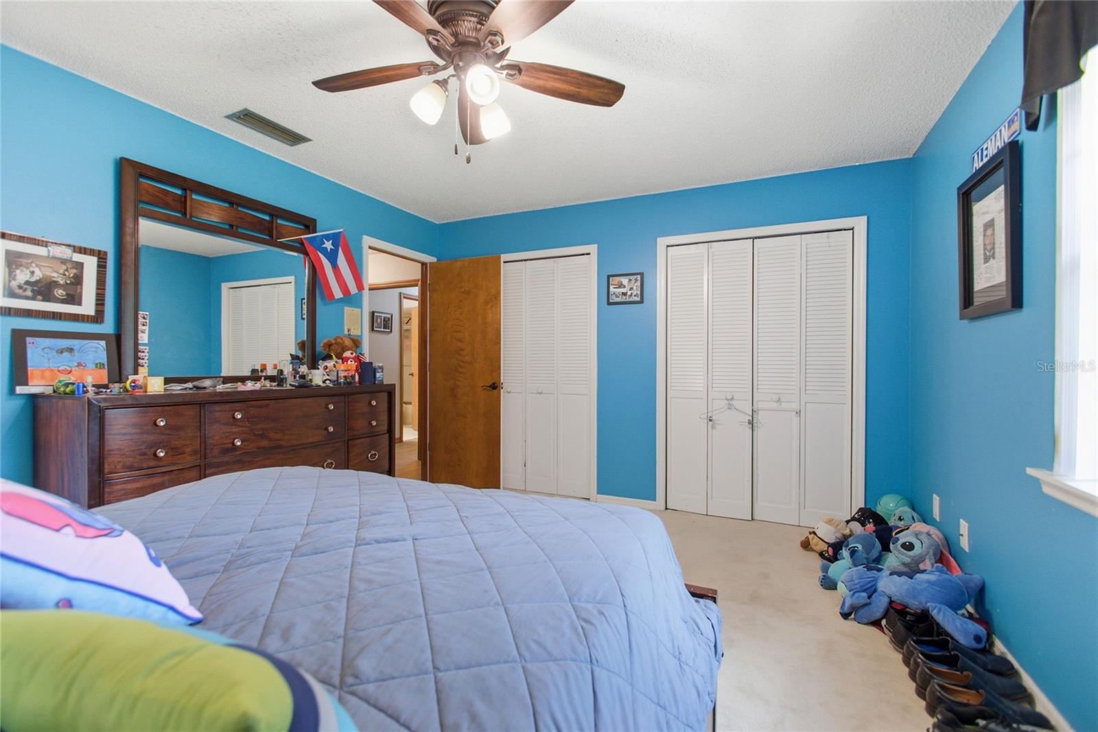 Listing photo id 37 for 128 Greentree Lane