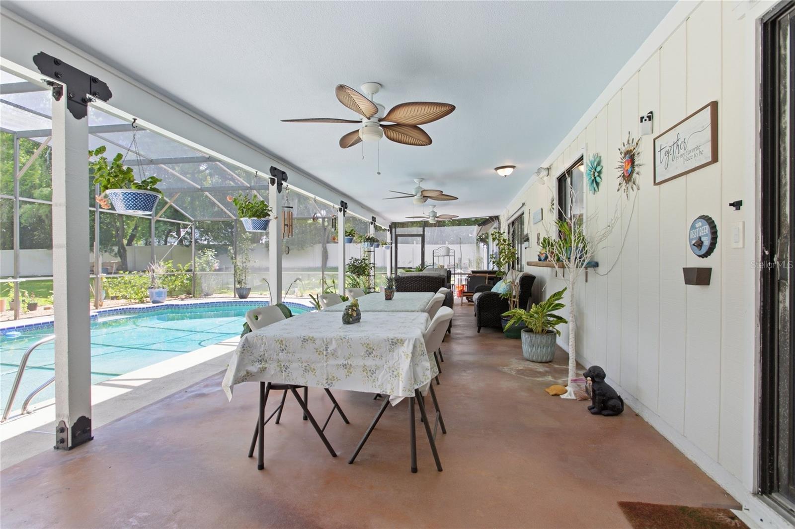Listing photo id 39 for 128 Greentree Lane