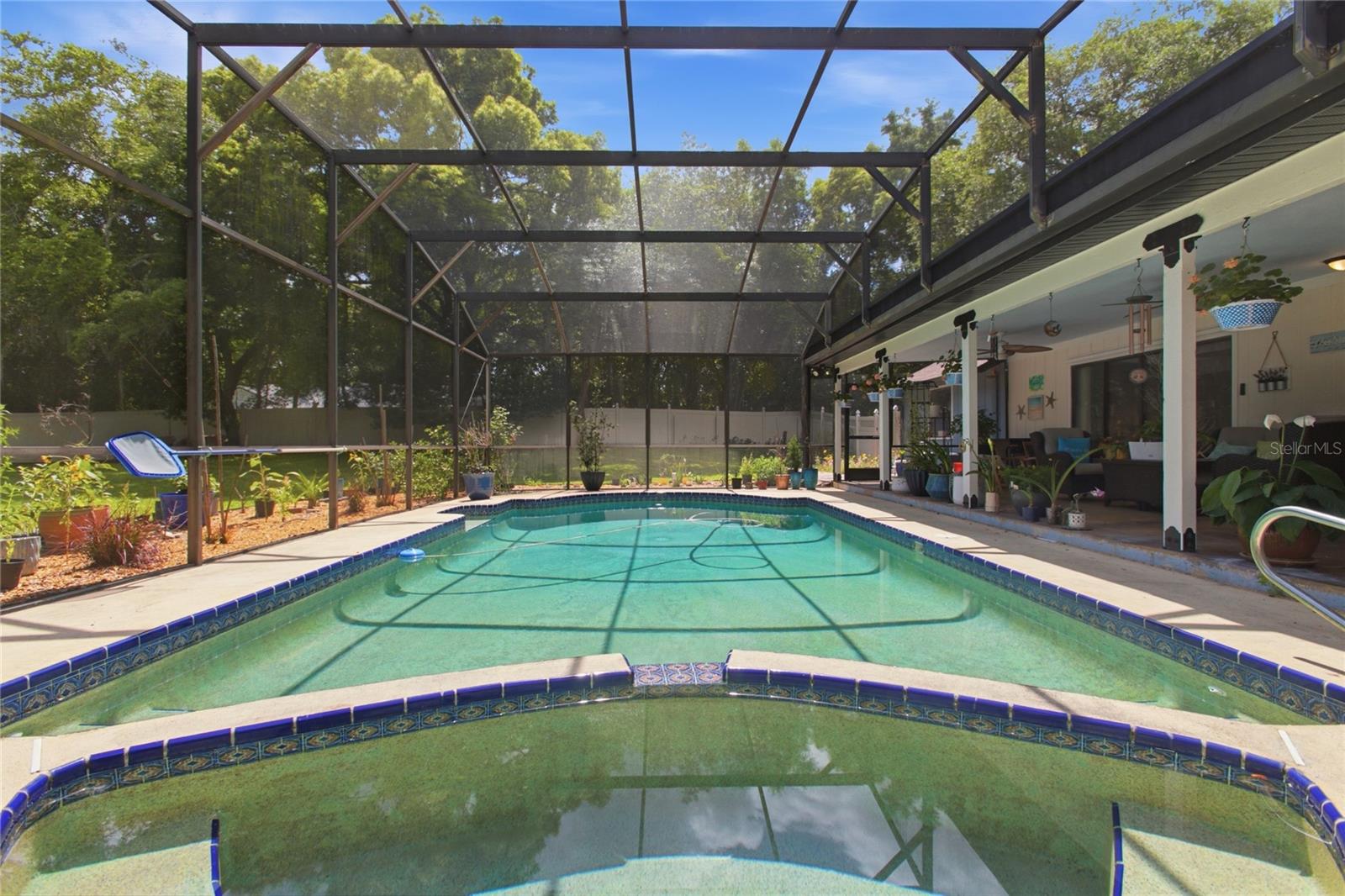 Listing photo id 42 for 128 Greentree Lane