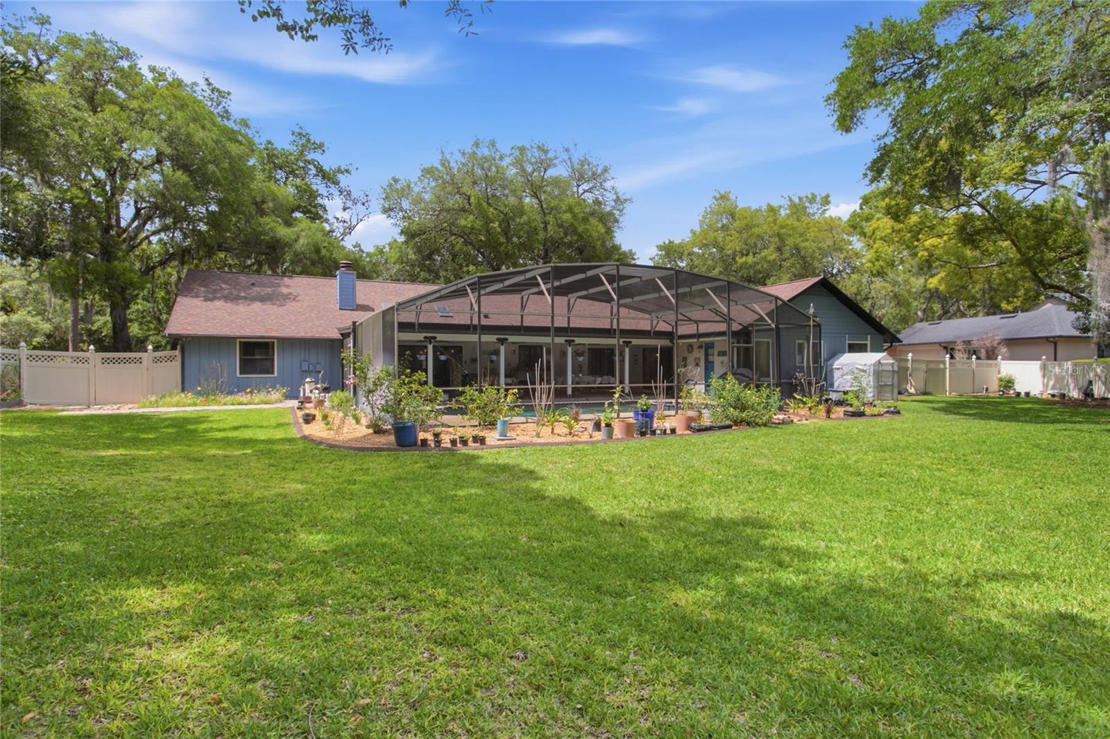 Listing photo id 44 for 128 Greentree Lane