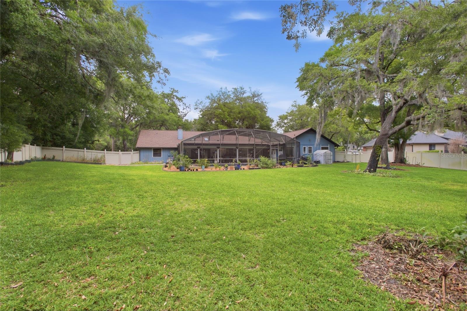 Listing photo id 46 for 128 Greentree Lane