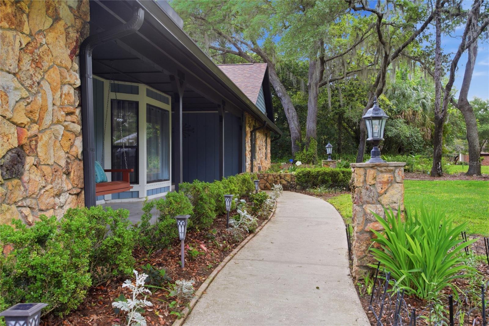 Listing photo id 56 for 128 Greentree Lane
