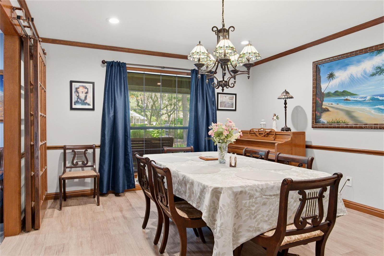 Listing photo id 6 for 128 Greentree Lane