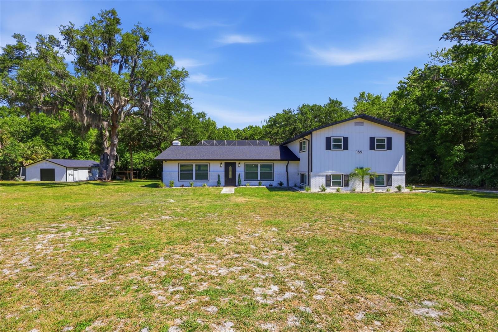 Image 3 of 59 For 155 Country Circle Drive E