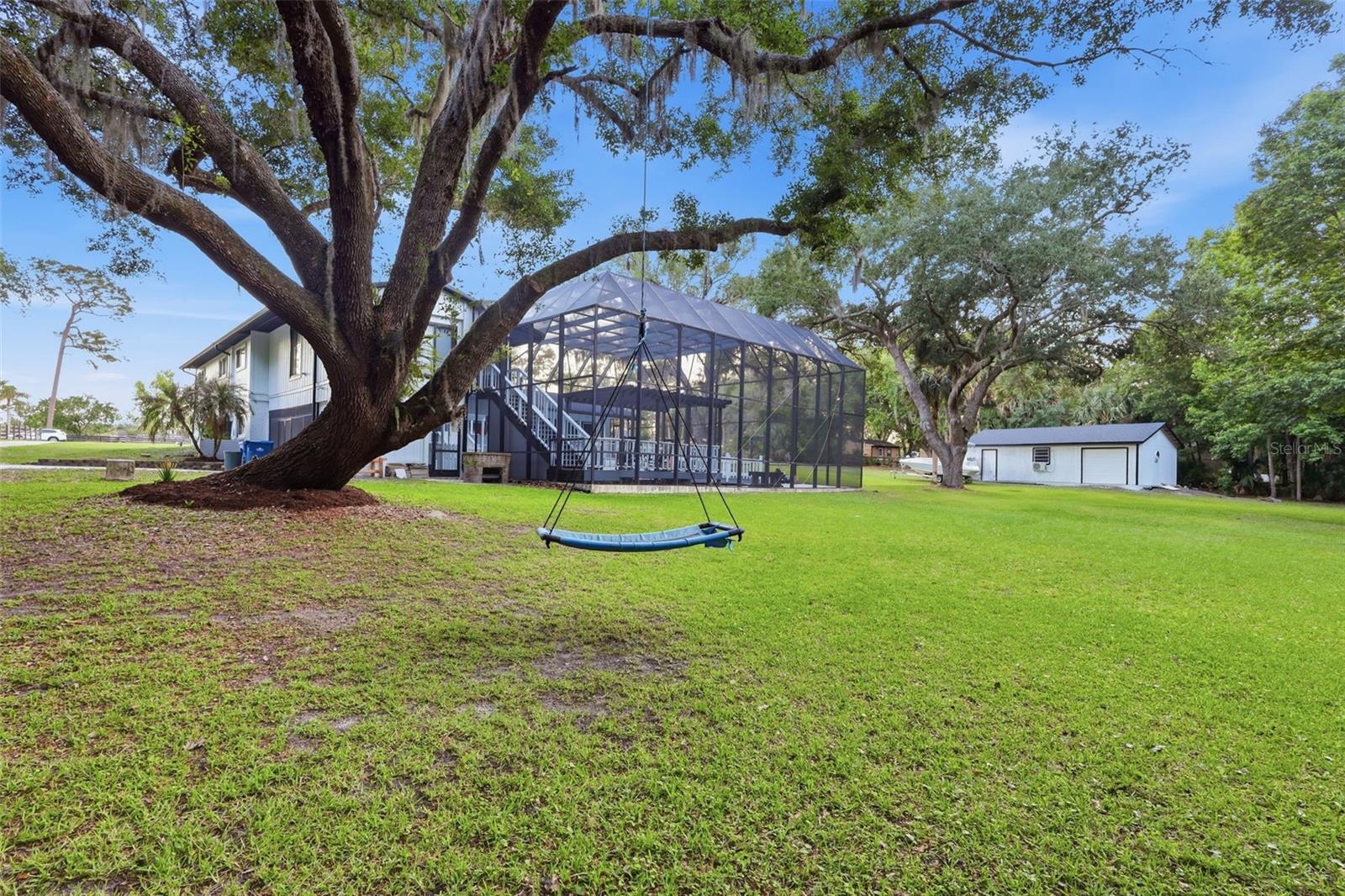 Image 5 of 59 For 155 Country Circle Drive E