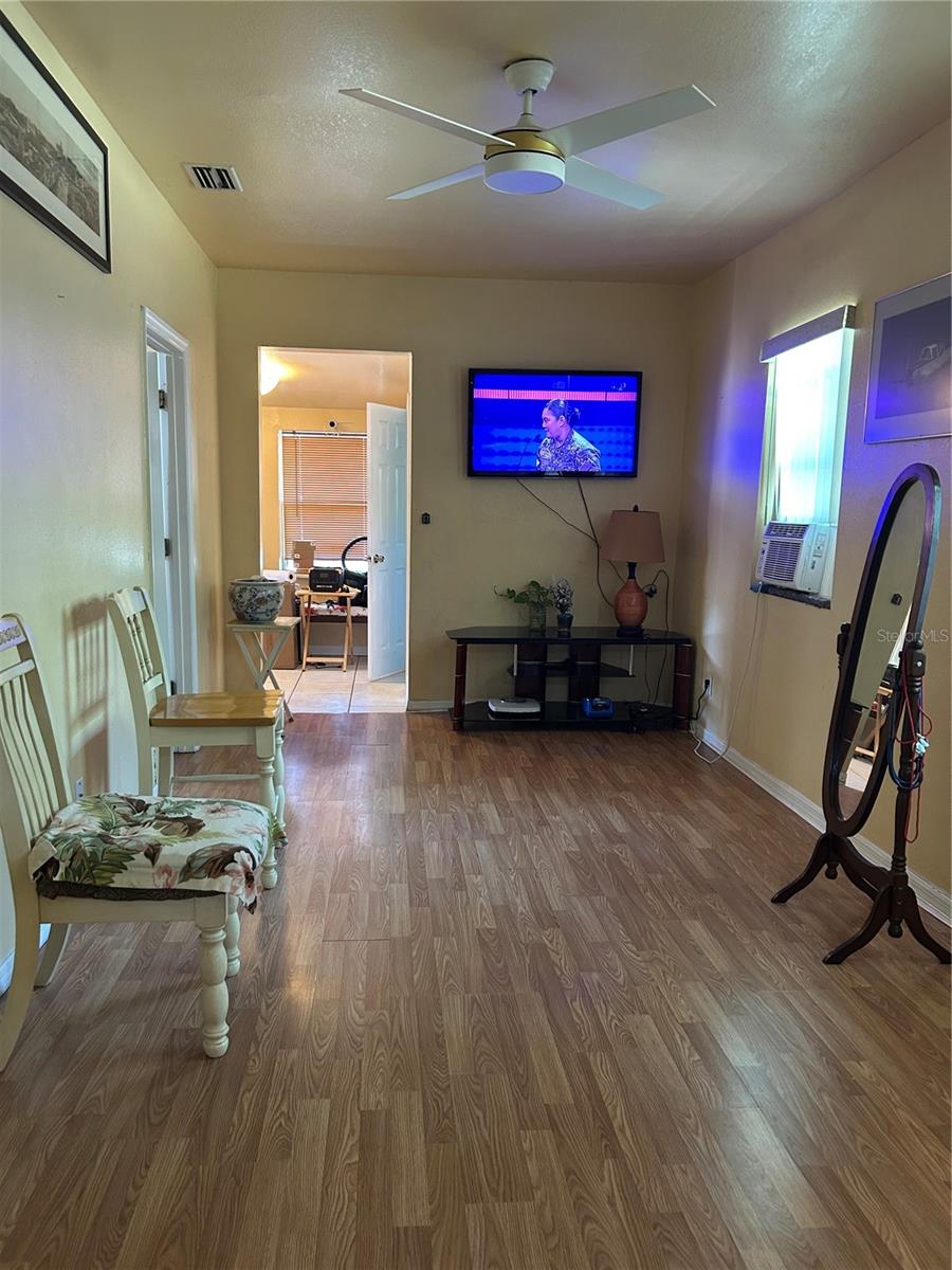 Image 4 of 10 For 629 Holmes Avenue