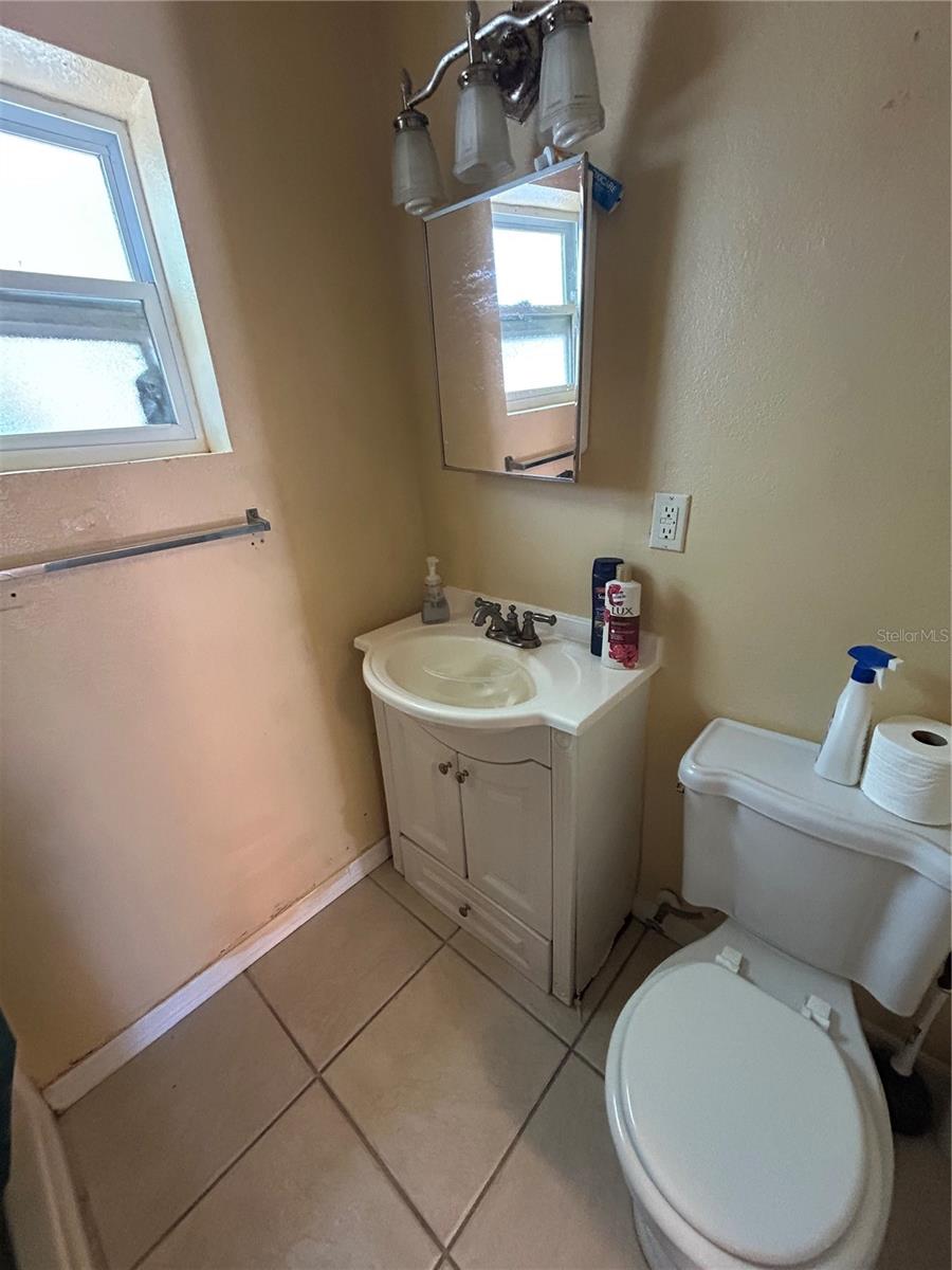 Image 9 of 10 For 629 Holmes Avenue