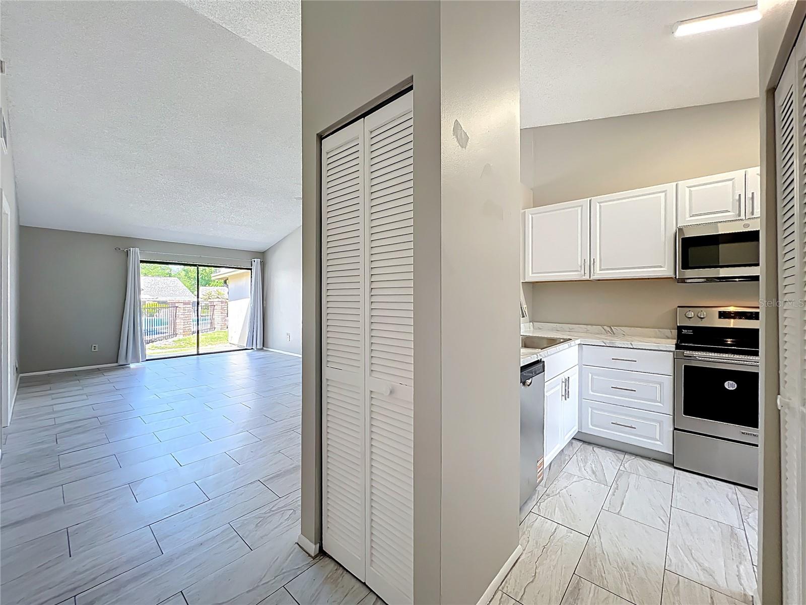 Image 6 of 56 For 12136 Sand Pebble Way