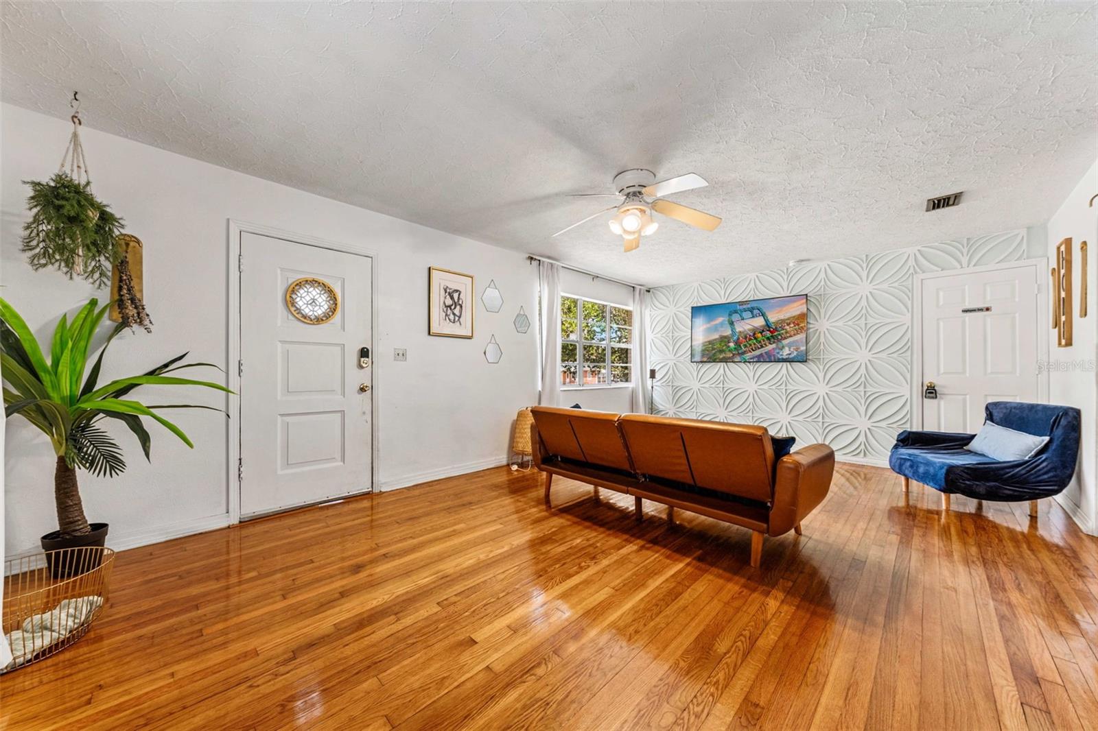 Image 11 of 29 For 13 Magnolia Street