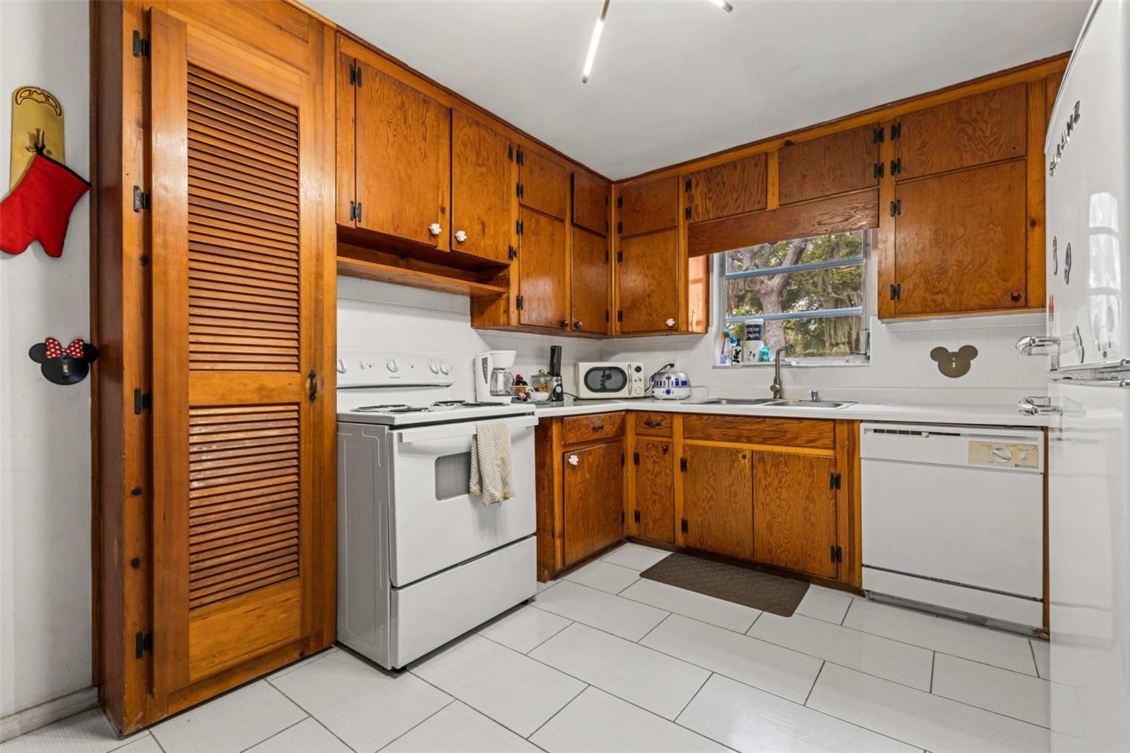 Image 15 of 29 For 13 Magnolia Street