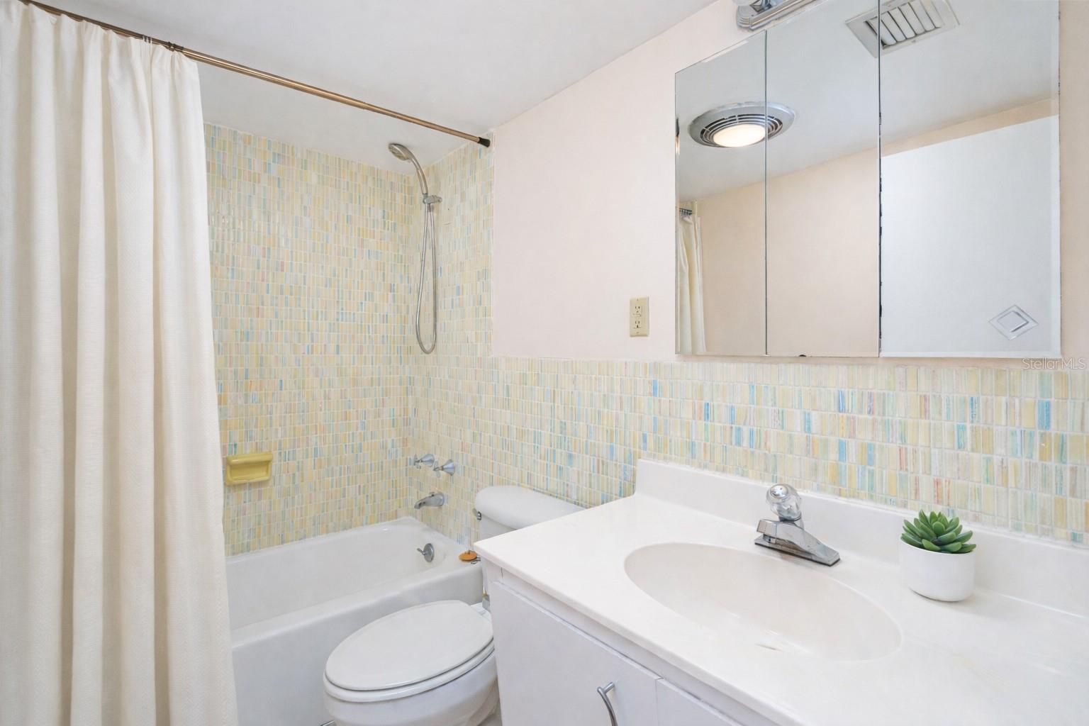 Image 18 of 23 For 1224 Peninsula Drive 415