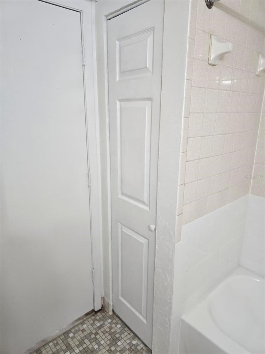 Image 11 of 23 For 1216 Kennedy Road 19