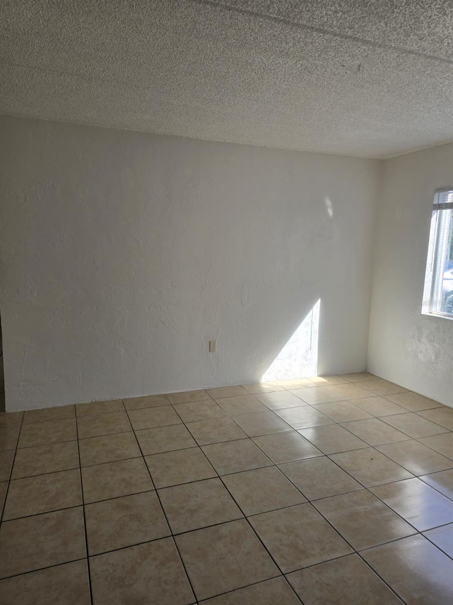 Image 19 of 23 For 1216 Kennedy Road 19