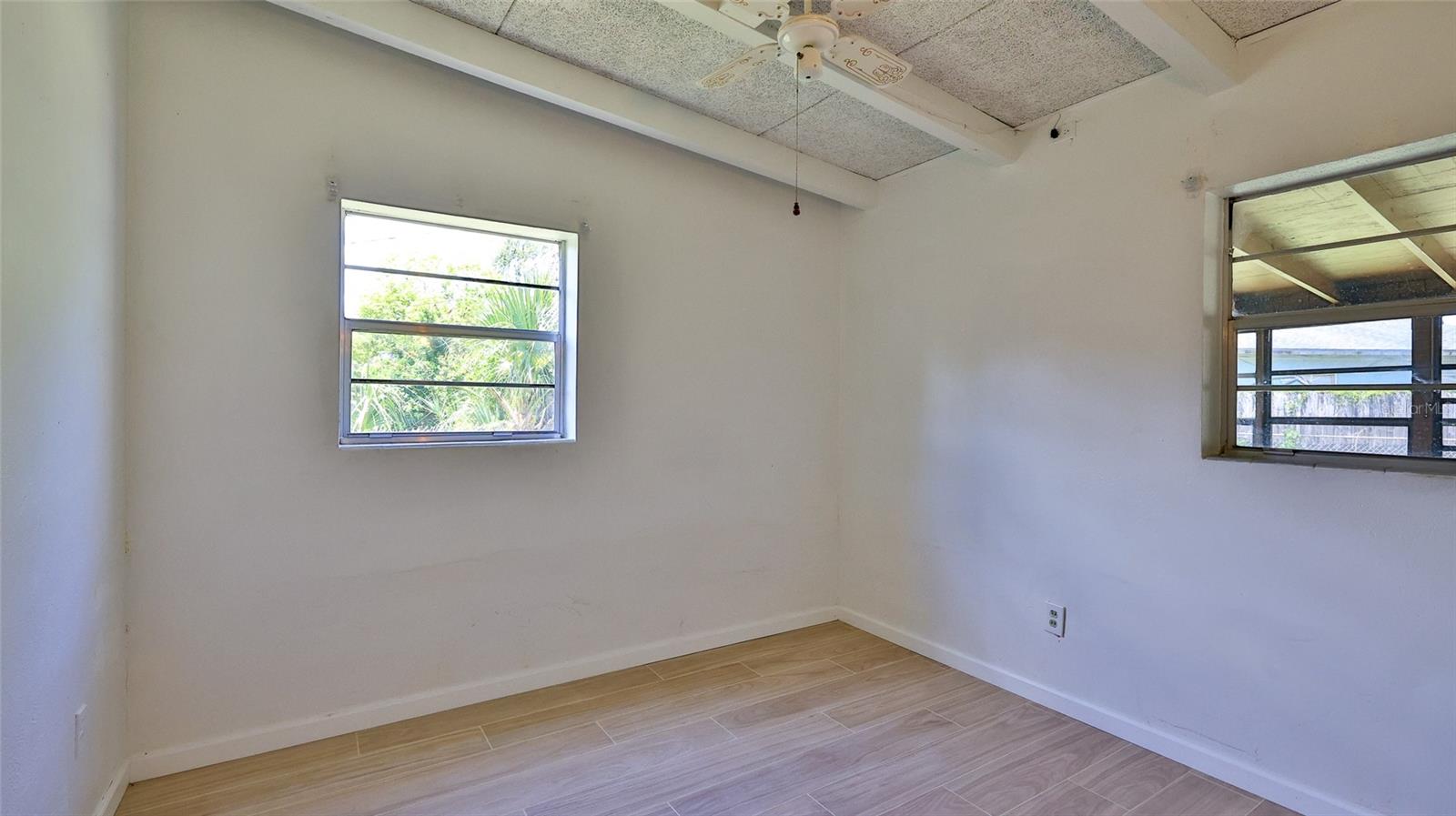 Image 11 of 26 For 536 Dorothy Avenue