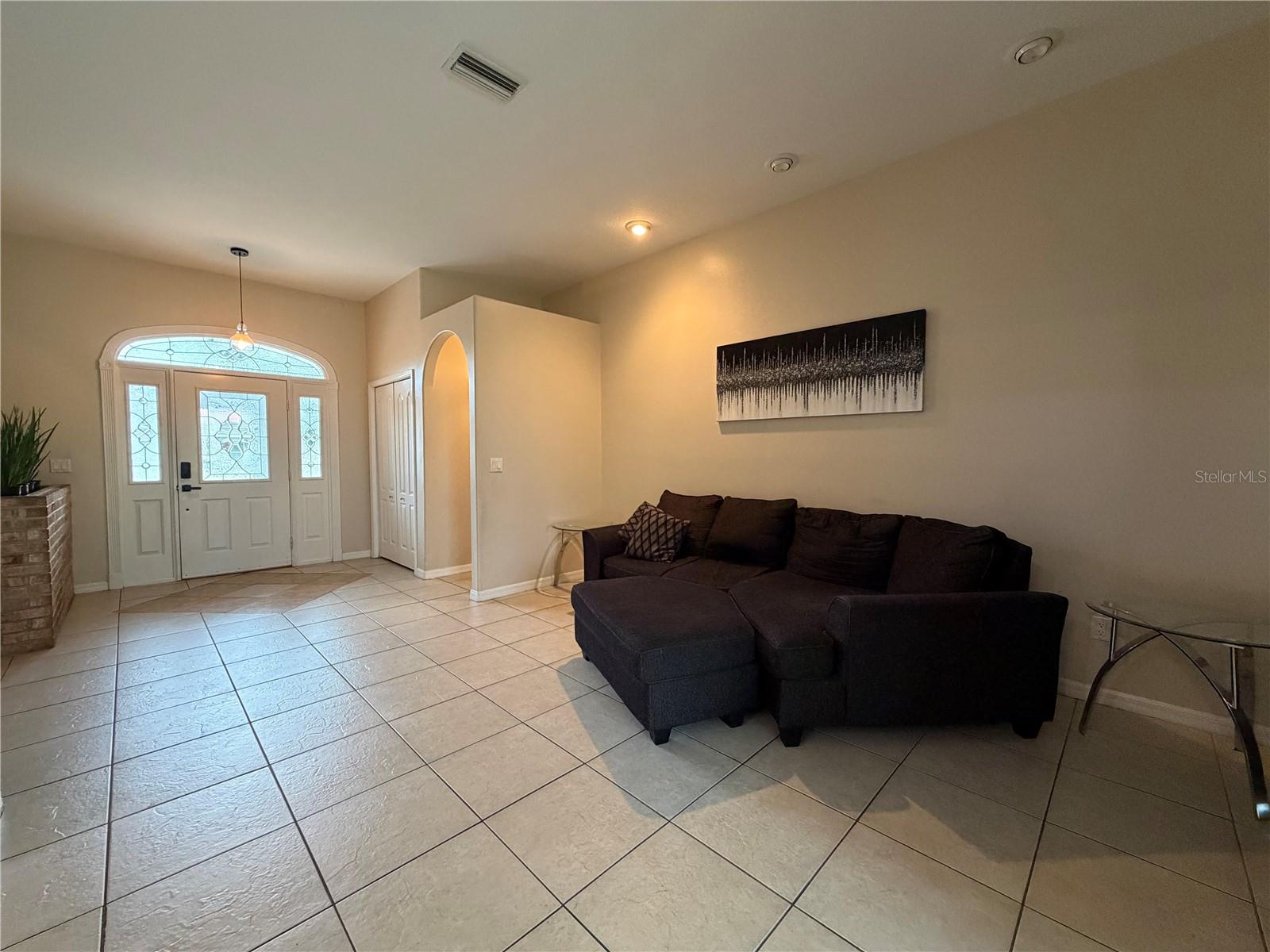 Image 6 of 39 For 51 Fanshawe Lane