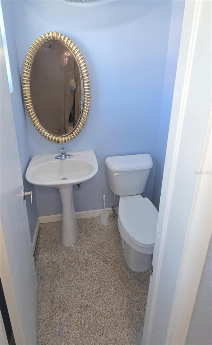 Image 12 of 14 For 921 Ridgewood Avenue A