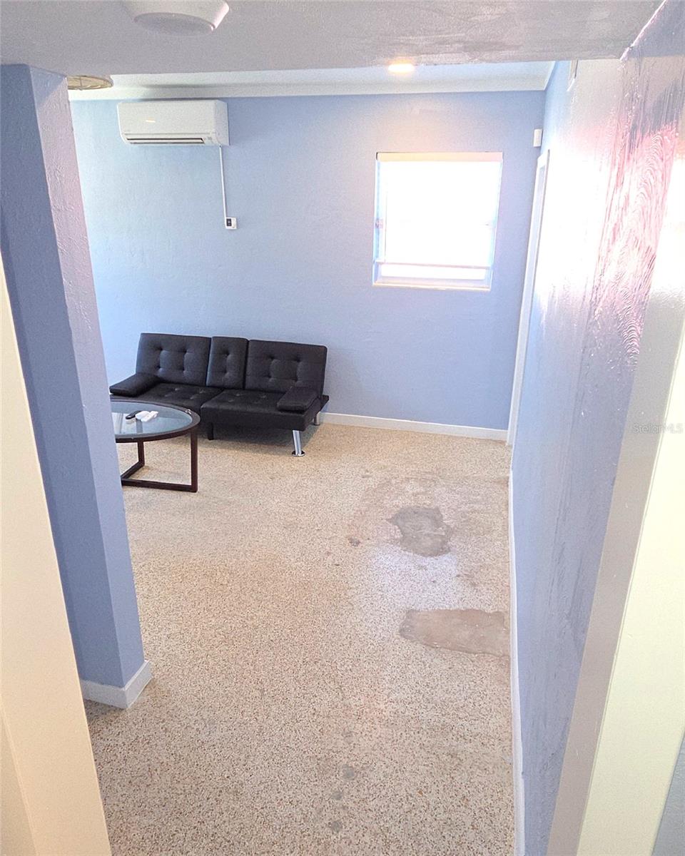Image 5 of 14 For 921 Ridgewood Avenue A