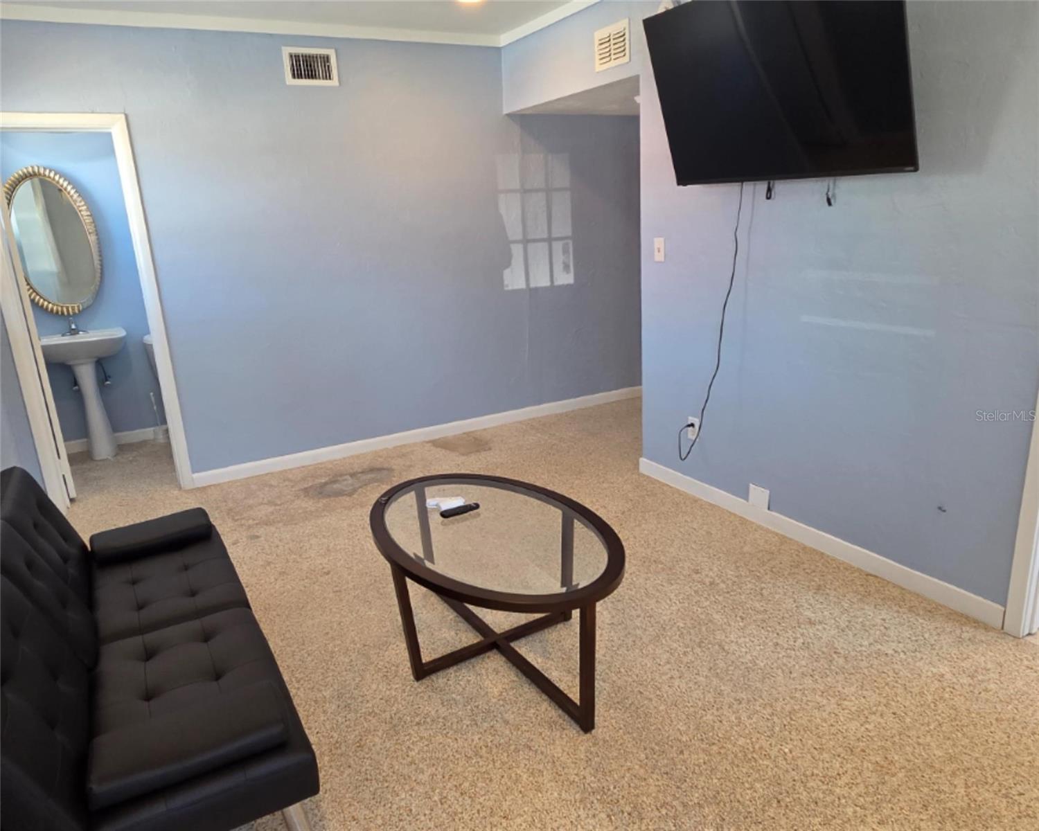 Image 6 of 14 For 921 Ridgewood Avenue A