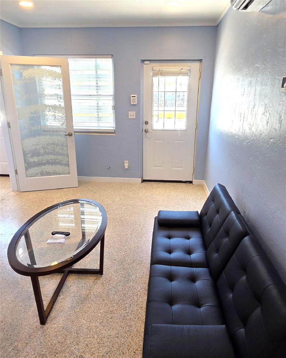 Image 9 of 14 For 921 Ridgewood Avenue A
