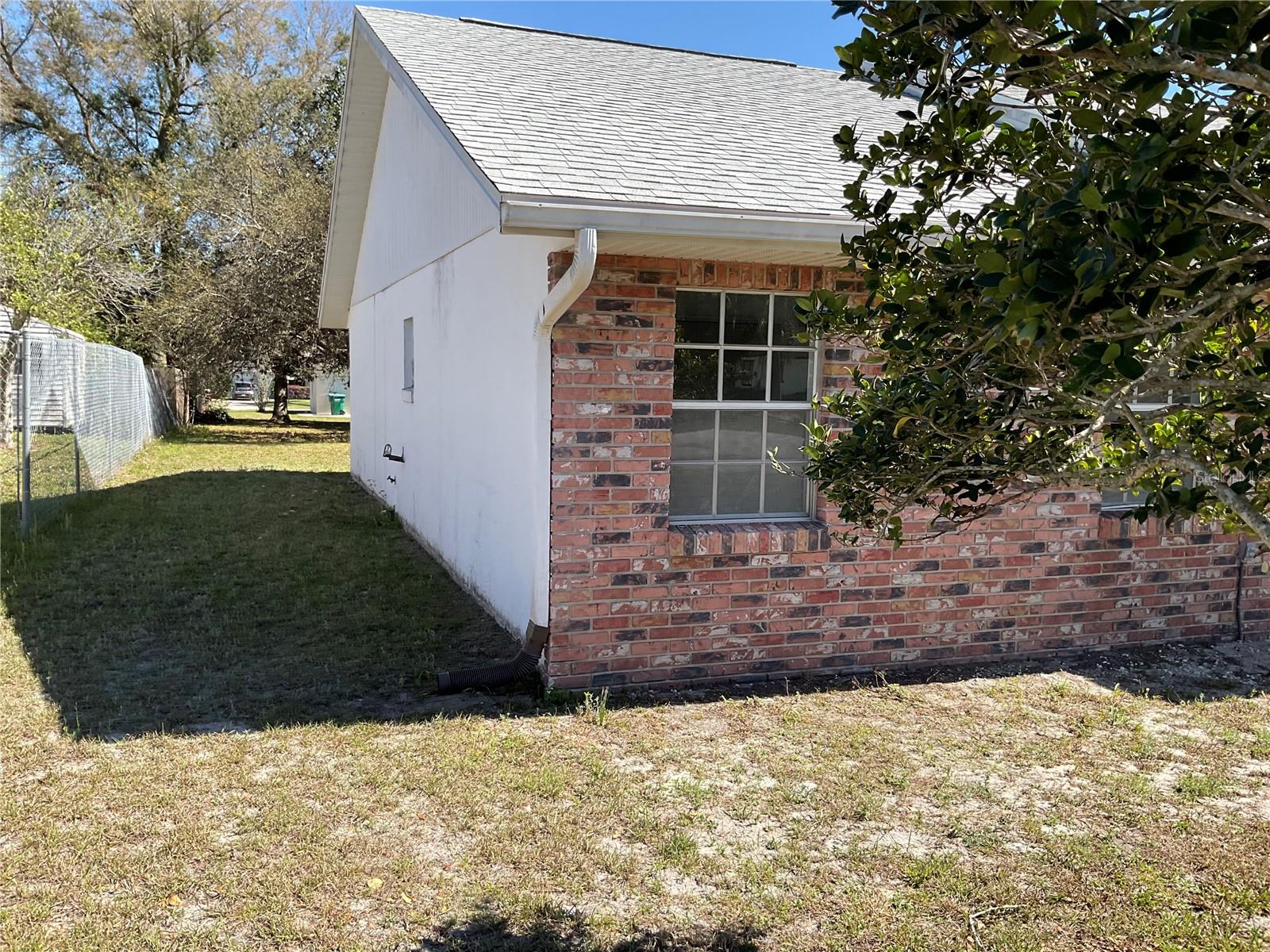 Image 26 of 26 For 1073 Embassy Drive
