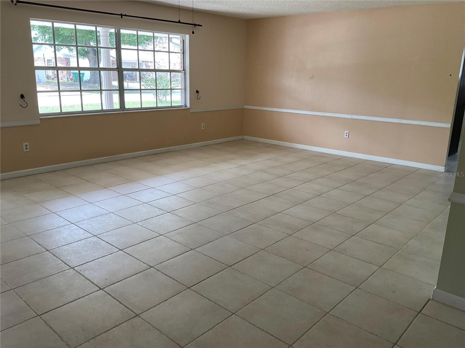 Image 3 of 26 For 1073 Embassy Drive