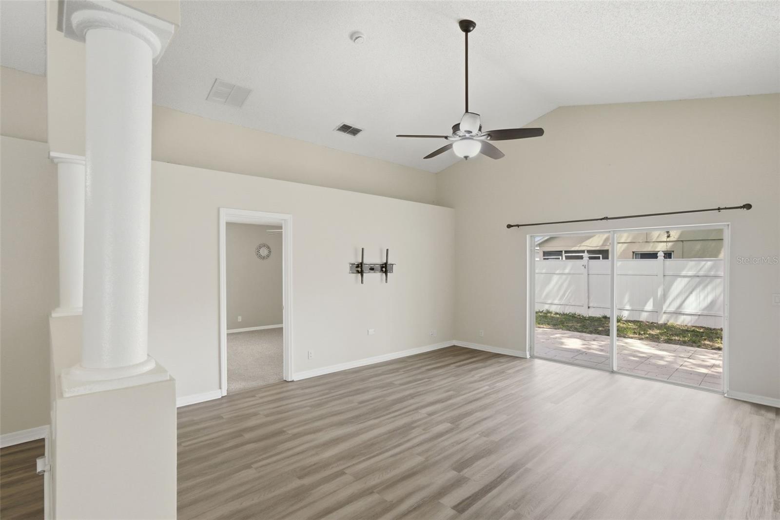 Image 10 of 34 For 553 Maidenhair Court