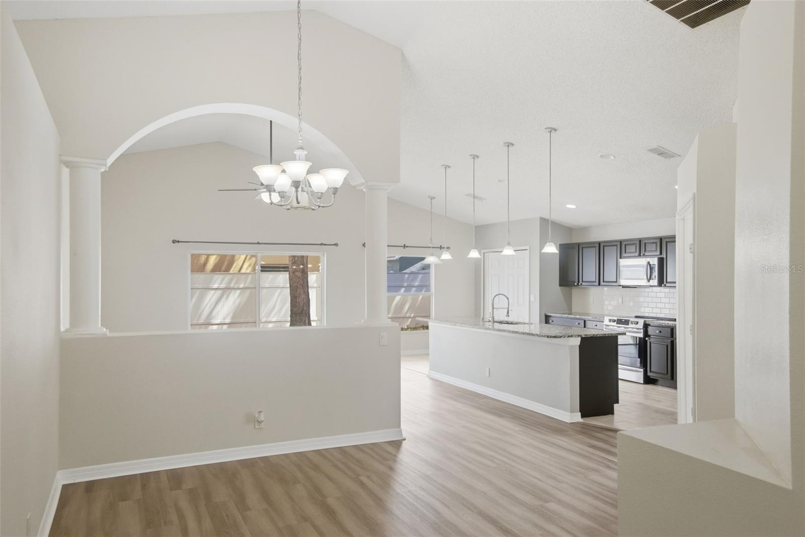 Image 8 of 34 For 553 Maidenhair Court