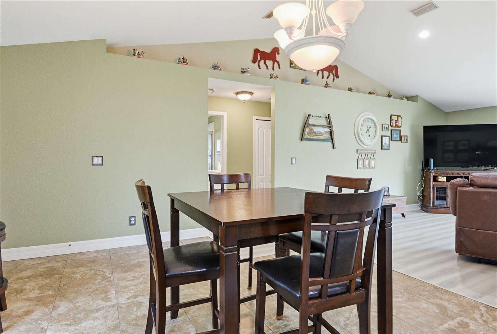 Image 12 of 52 For 5479 Saint Regis Way